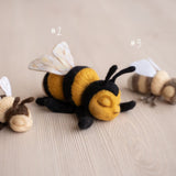Newborn Felted Bee Photo Toy, Needle Felted Mini Bee Toy, Newborn Felted Props for Photography, Newborn Photography Props, Felt Bee Decor