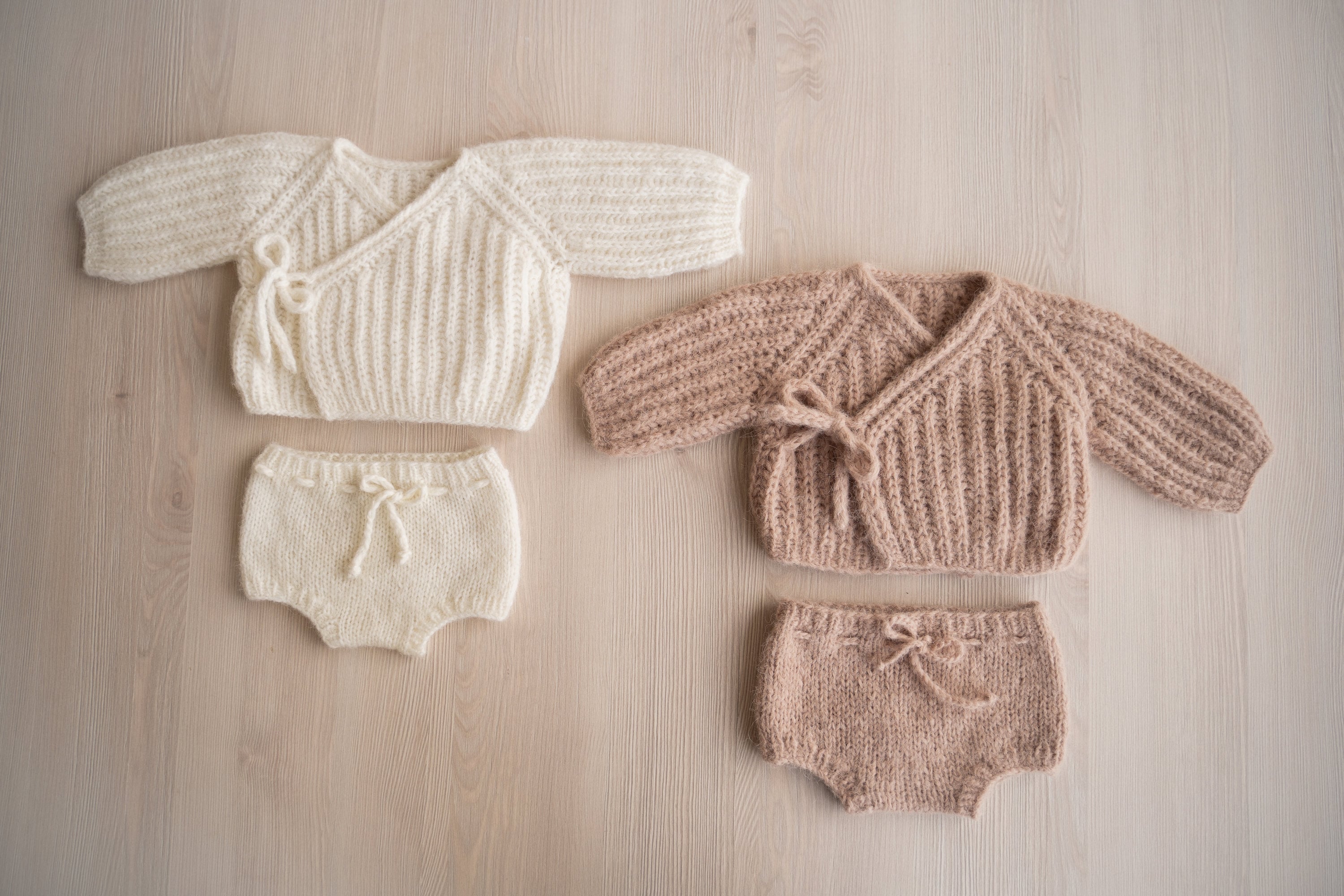 Unisex Baby Knitted Cardigan and Bloomers, Newborn Photography Outfit, Newborn Sweater, Newborn Diaper Cover, Newborn Coming Home Outfit