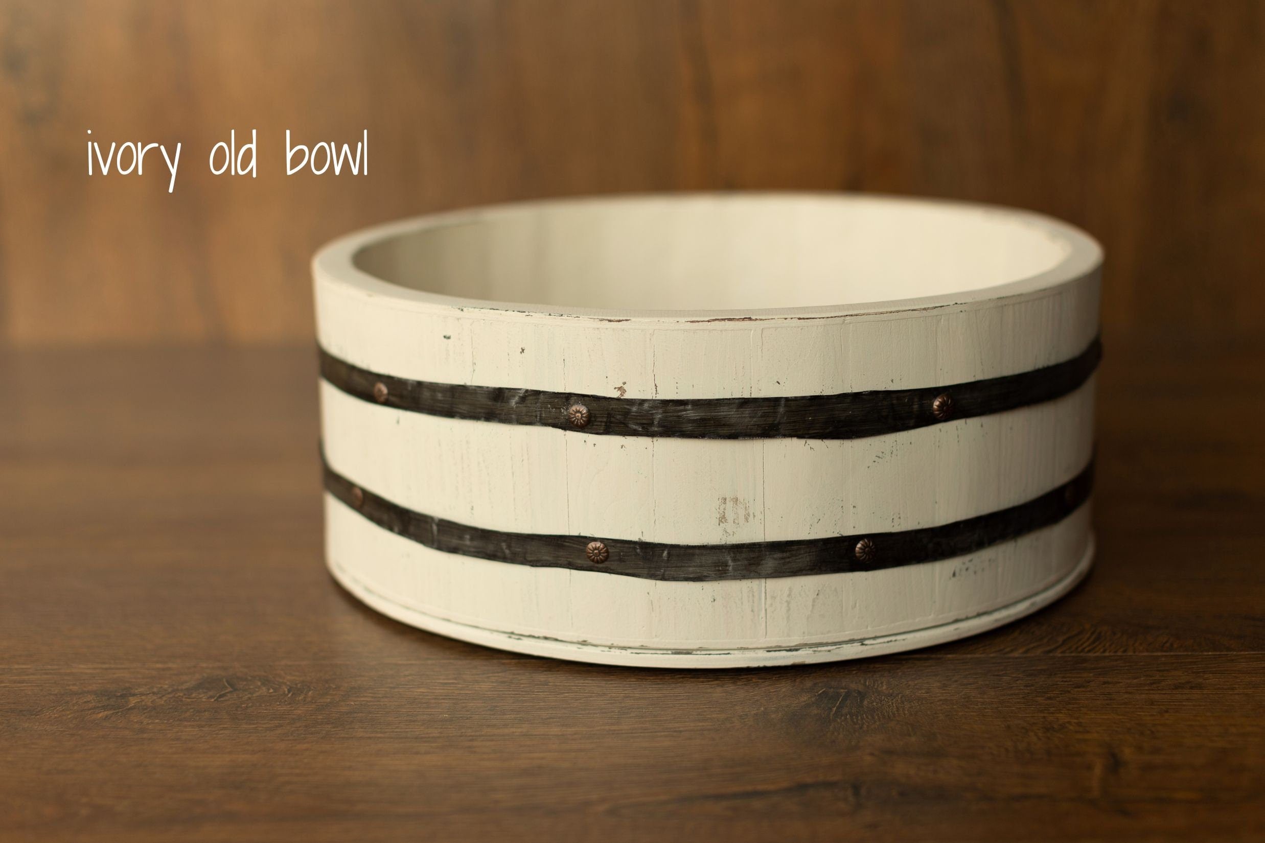Vintage-style pine wood bowl and bucket – newborn photo session accessory
