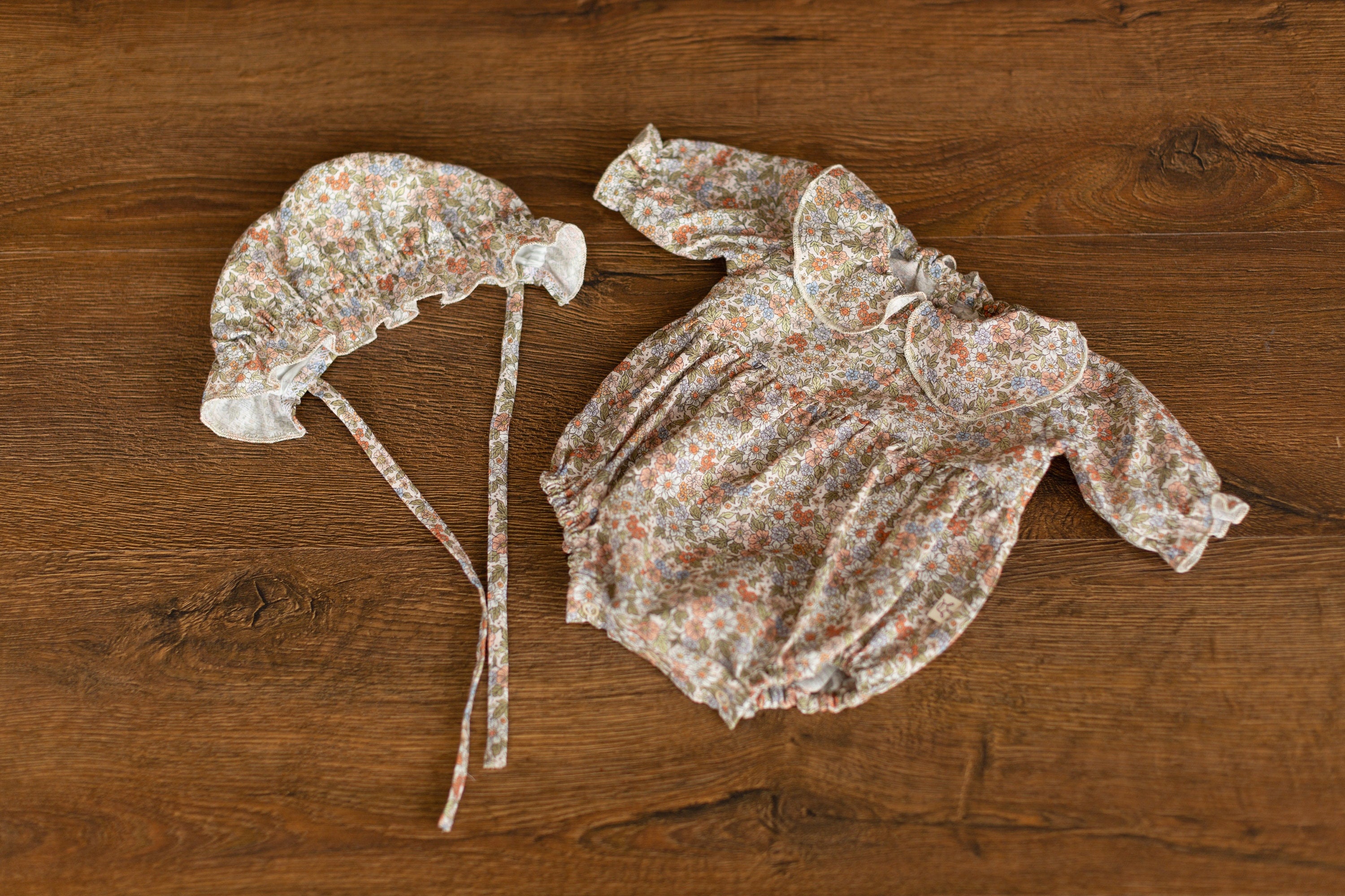 Flower Baby Linen Outfit, Baby Girl Linen Romper, Baby Linen Apparel, Newborn Girl Coming Home Outfit, Newborn Photography Outfit Girl