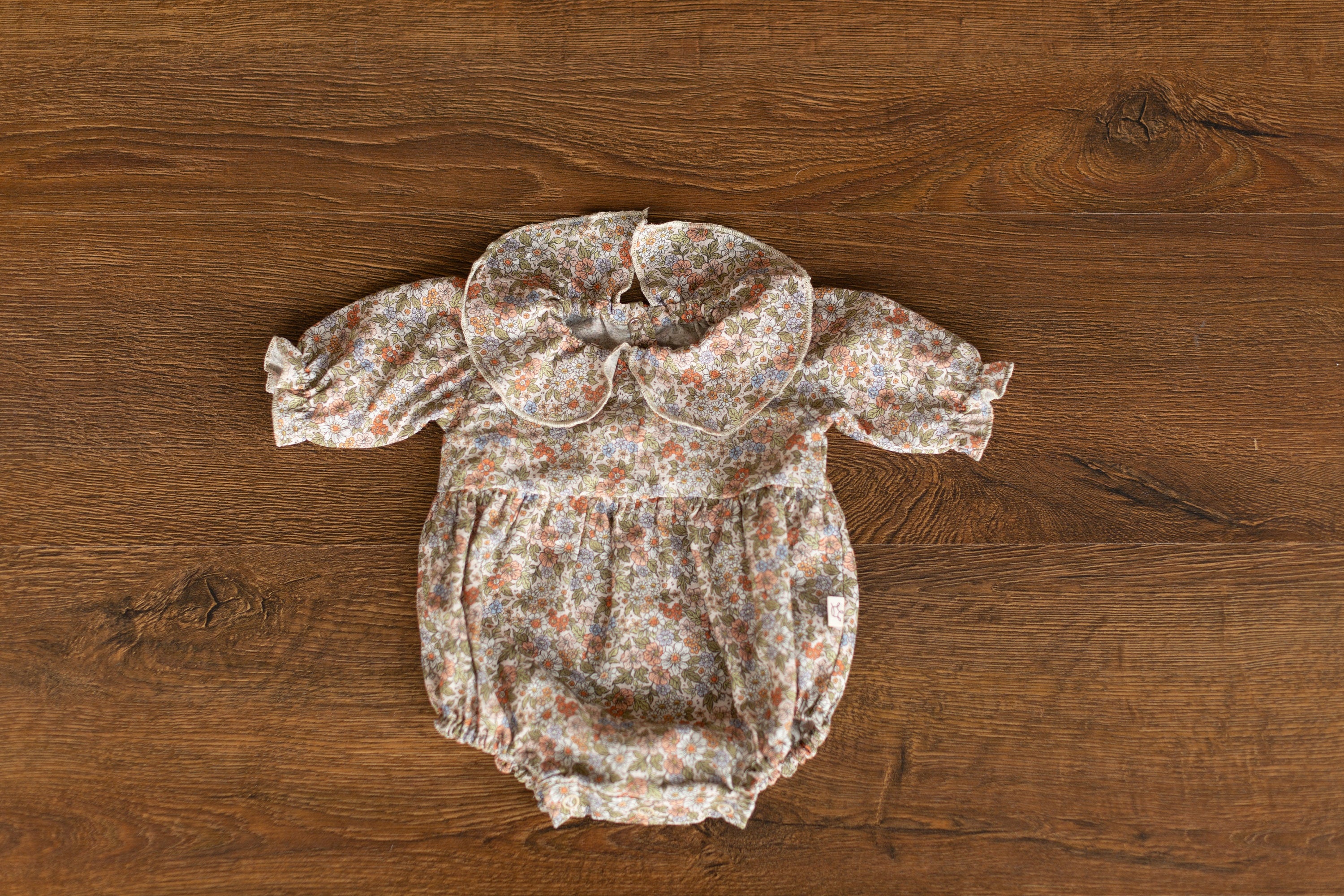 Flower Baby Linen Outfit, Baby Girl Linen Romper, Baby Linen Apparel, Newborn Girl Coming Home Outfit, Newborn Photography Outfit Girl