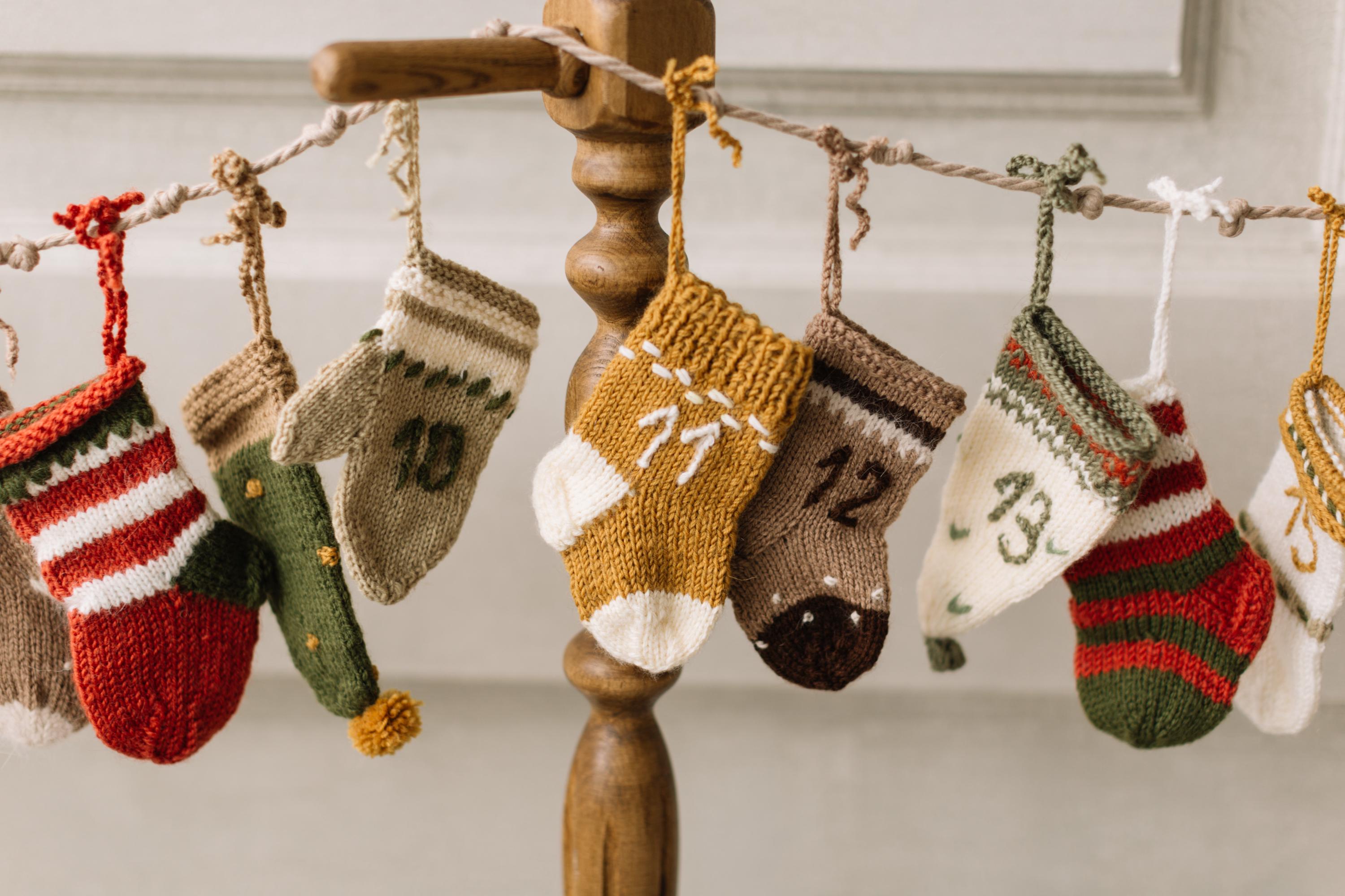 Knitted Christmas Advent Calendar for Kids, Knitted Advent Calendar Socks, 24 Knit Socks Christmas Calendar, Christmas Stockings Knitted
