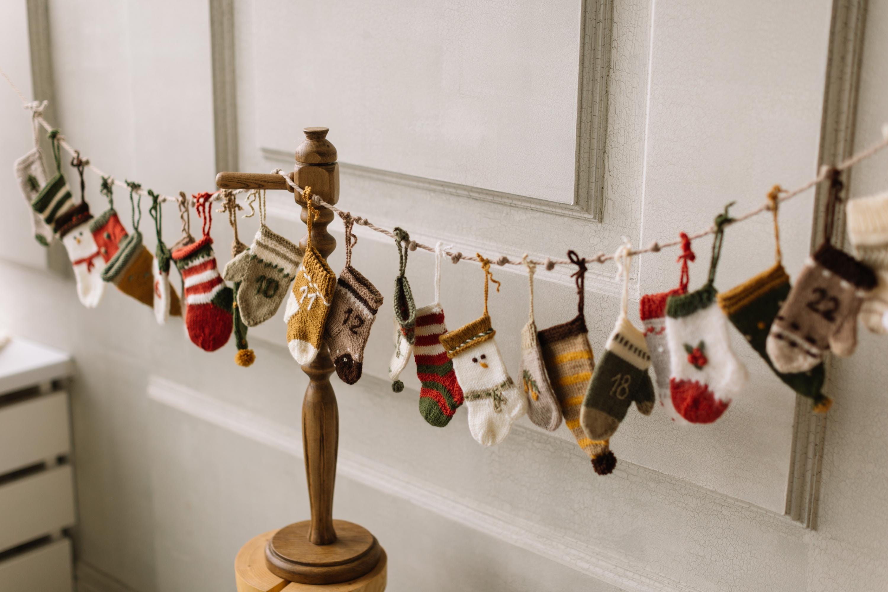 Knitted Christmas Advent Calendar for Kids, Knitted Advent Calendar Socks, 24 Knit Socks Christmas Calendar, Christmas Stockings Knitted