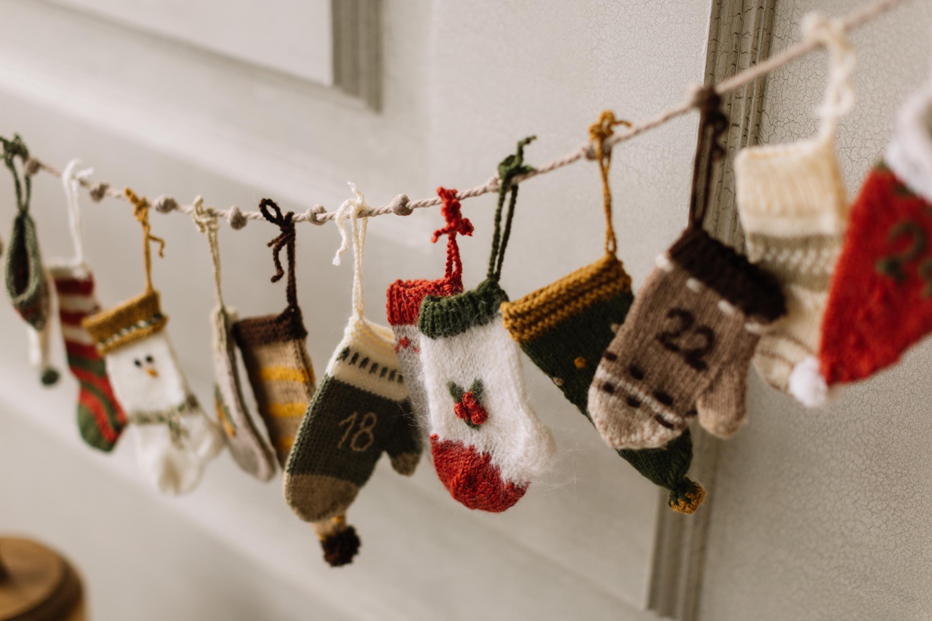 Knitted Christmas Advent Calendar for Kids, Knitted Advent Calendar Socks, 24 Knit Socks Christmas Calendar, Christmas Stockings Knitted