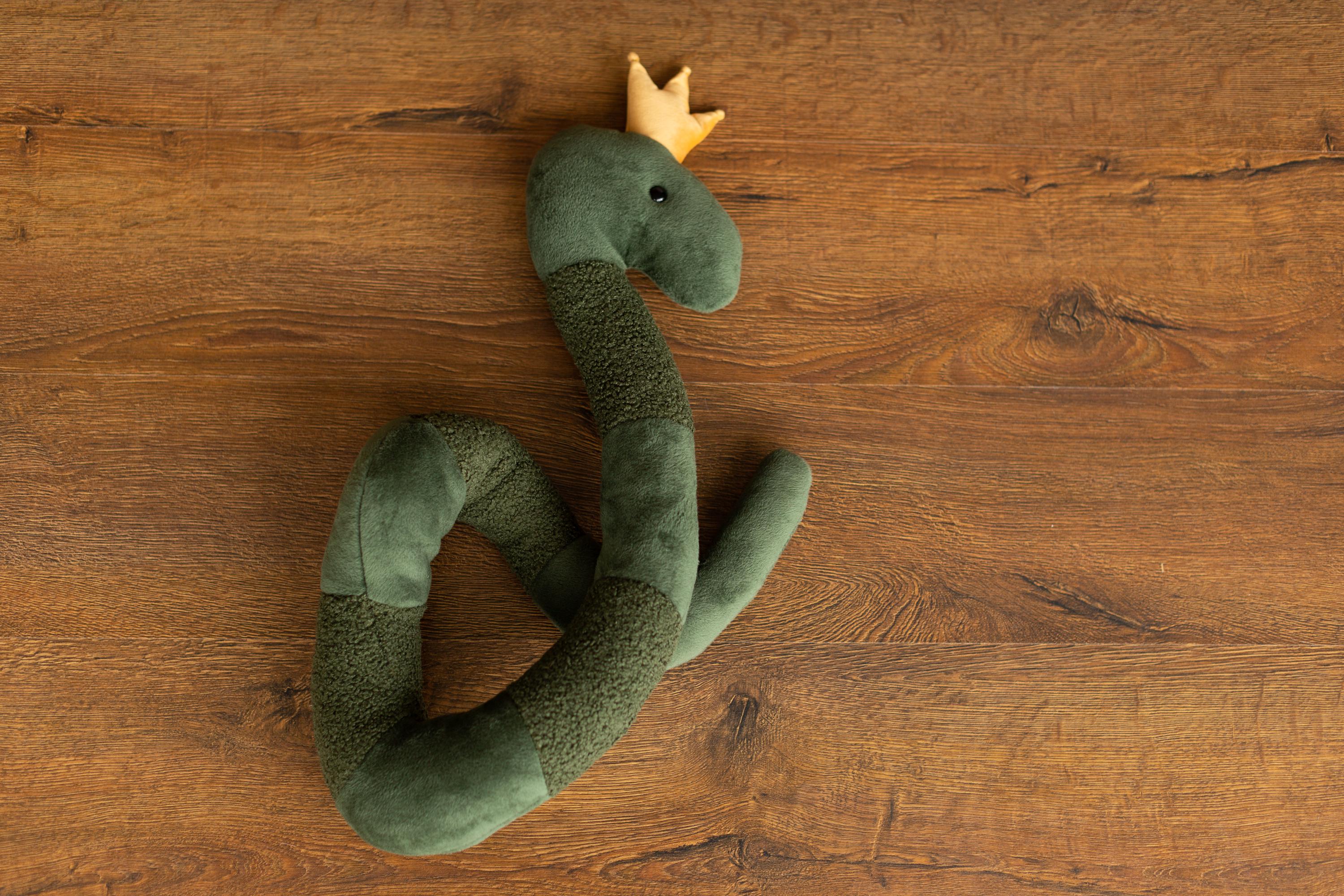 Newborn Snake Posing Toy, Newborn Animal Posing Pillow for Newborn Photography prop, Newborn Stuffed Animal Pillow, Newborn Snake Pillow