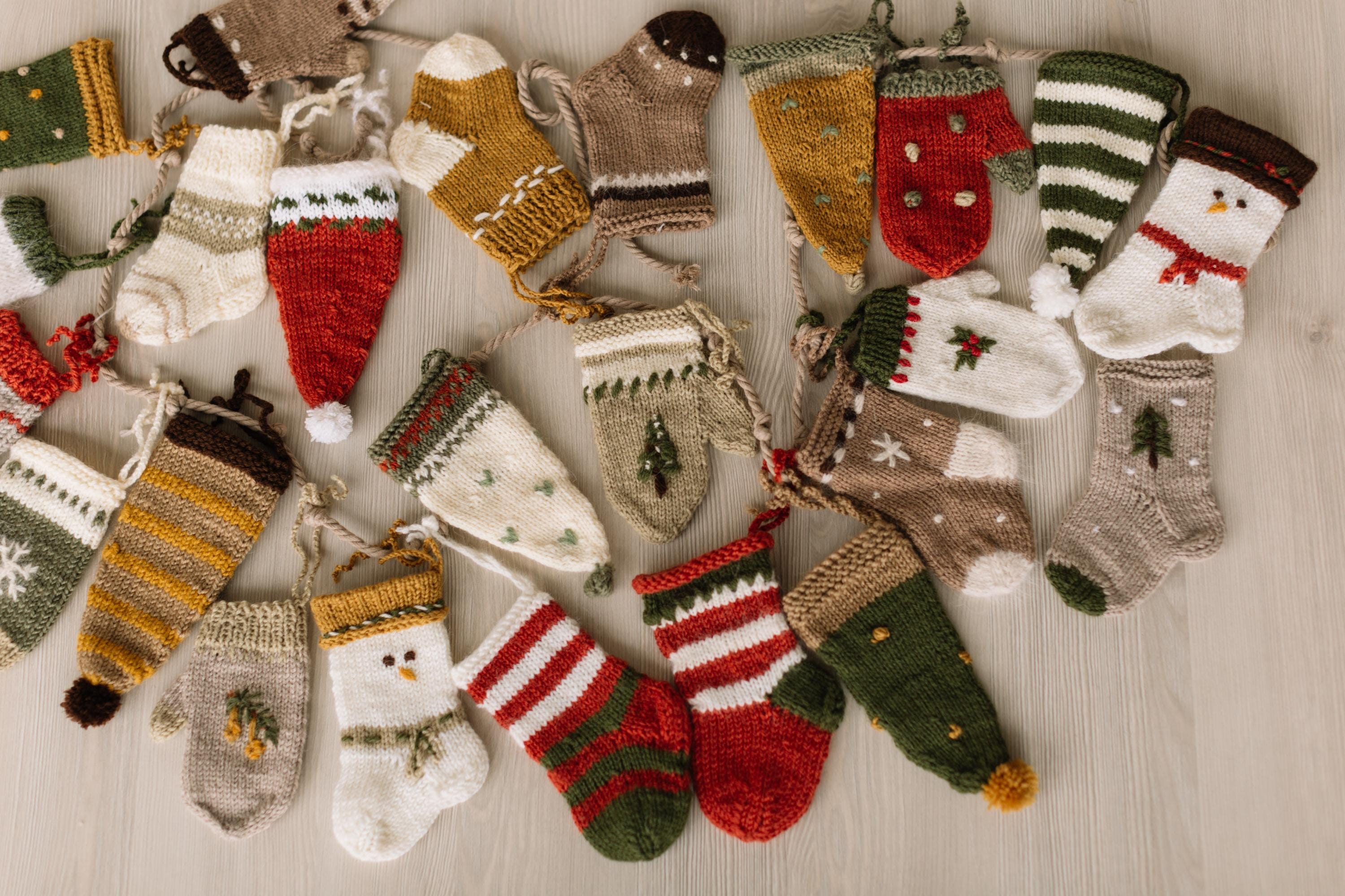 Knitted Christmas Advent Calendar for Kids, Knitted Advent Calendar Socks, 24 Knit Socks Christmas Calendar, Christmas Stockings Knitted