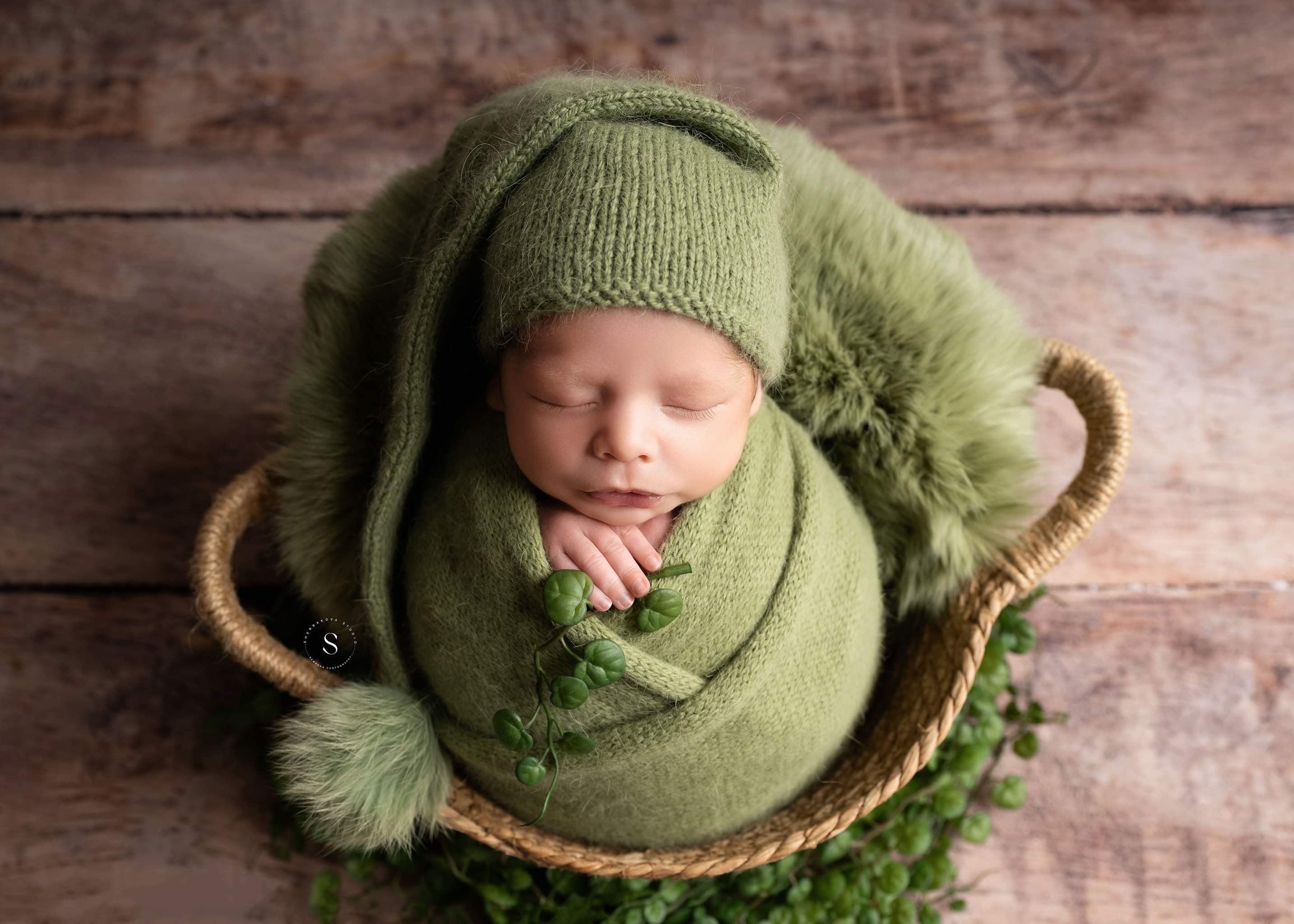 Newborn Knitted Wrap and Sleep Hat Set, Newborn Knit Sleep Hat with Pom Pom, Newborn Photography props, Newborn Wool Outfit, Newborn Fur Rug