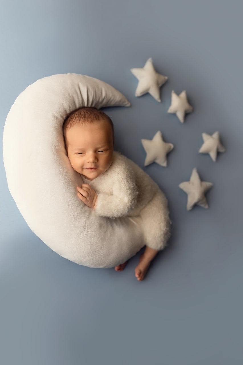 White Newborn Velvet Moon Pillow with Stars, Suede Crescent Moon Pillow Props for Newborn Photography, Newborn Photography Moon Props Set