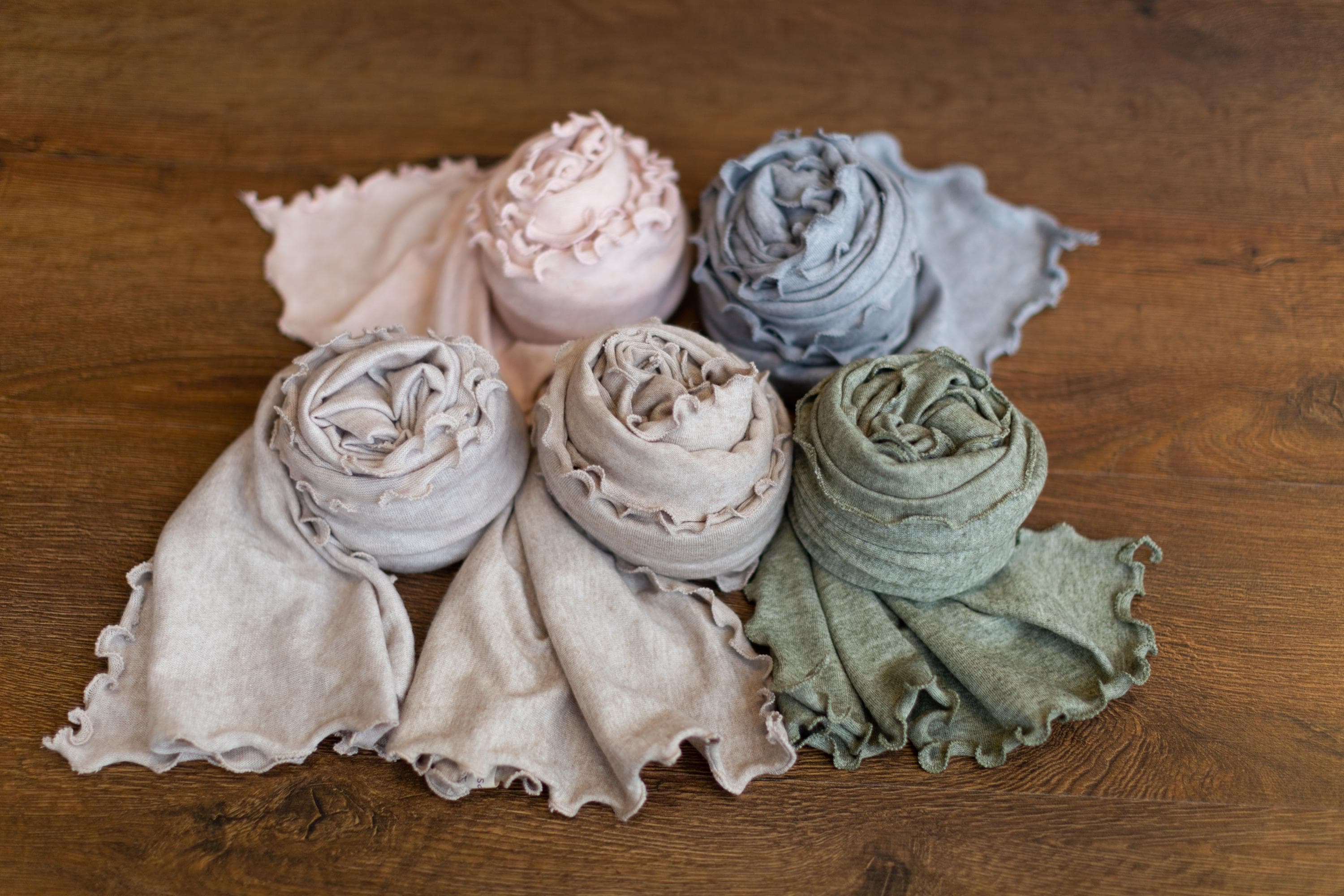 Newborn Photo Wrap with Newborn Sleep Hat, Newborn Stretch Wrap for Photography, Newborn photography props, Newborn Posing Fabric