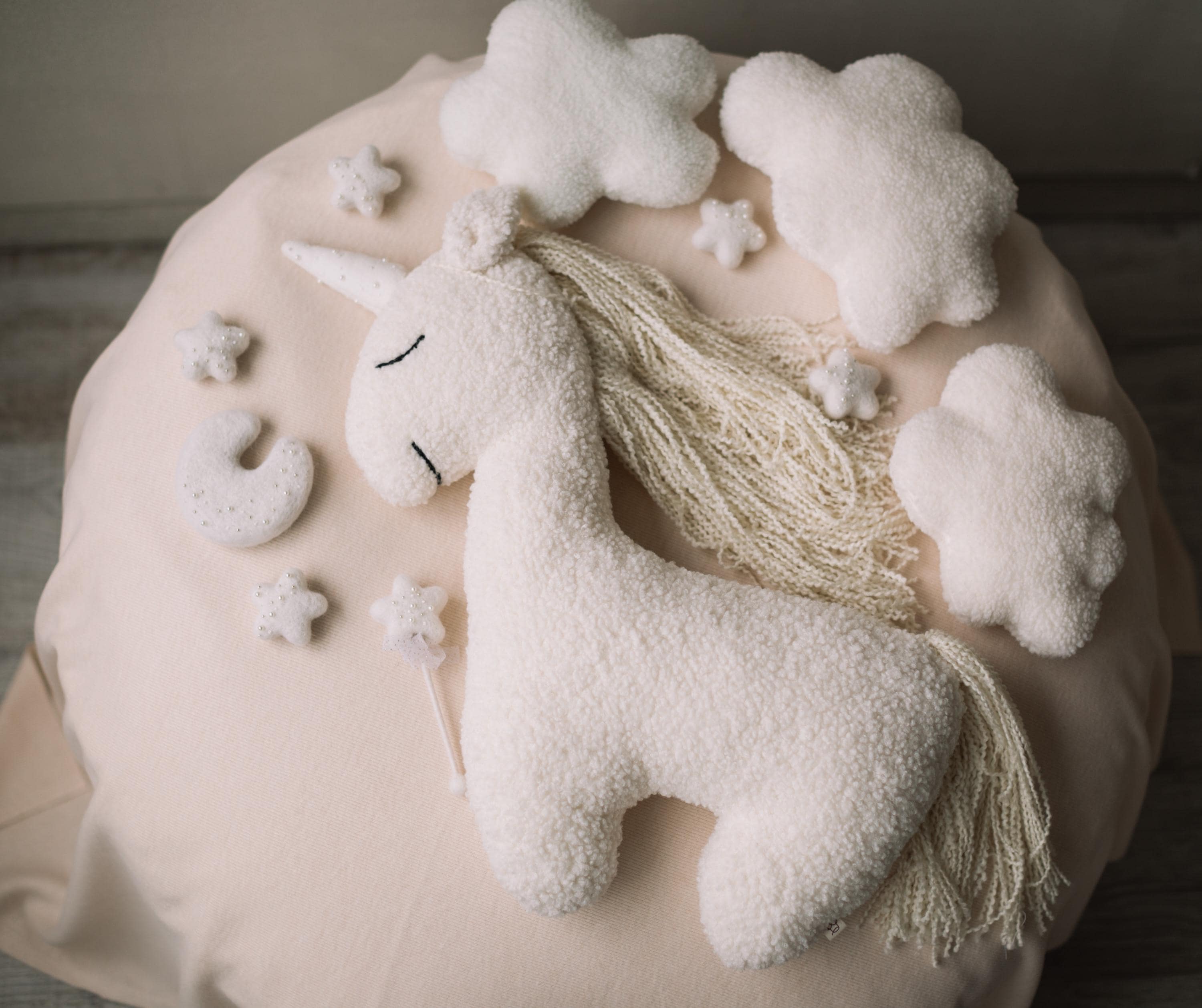 Newborn Unicorn Posing Toy, Newborn Animal Posing Pillow for Newborn Photography prop, Newborn Stuffed Animal Pillow, Newborn Unicorn Pillow