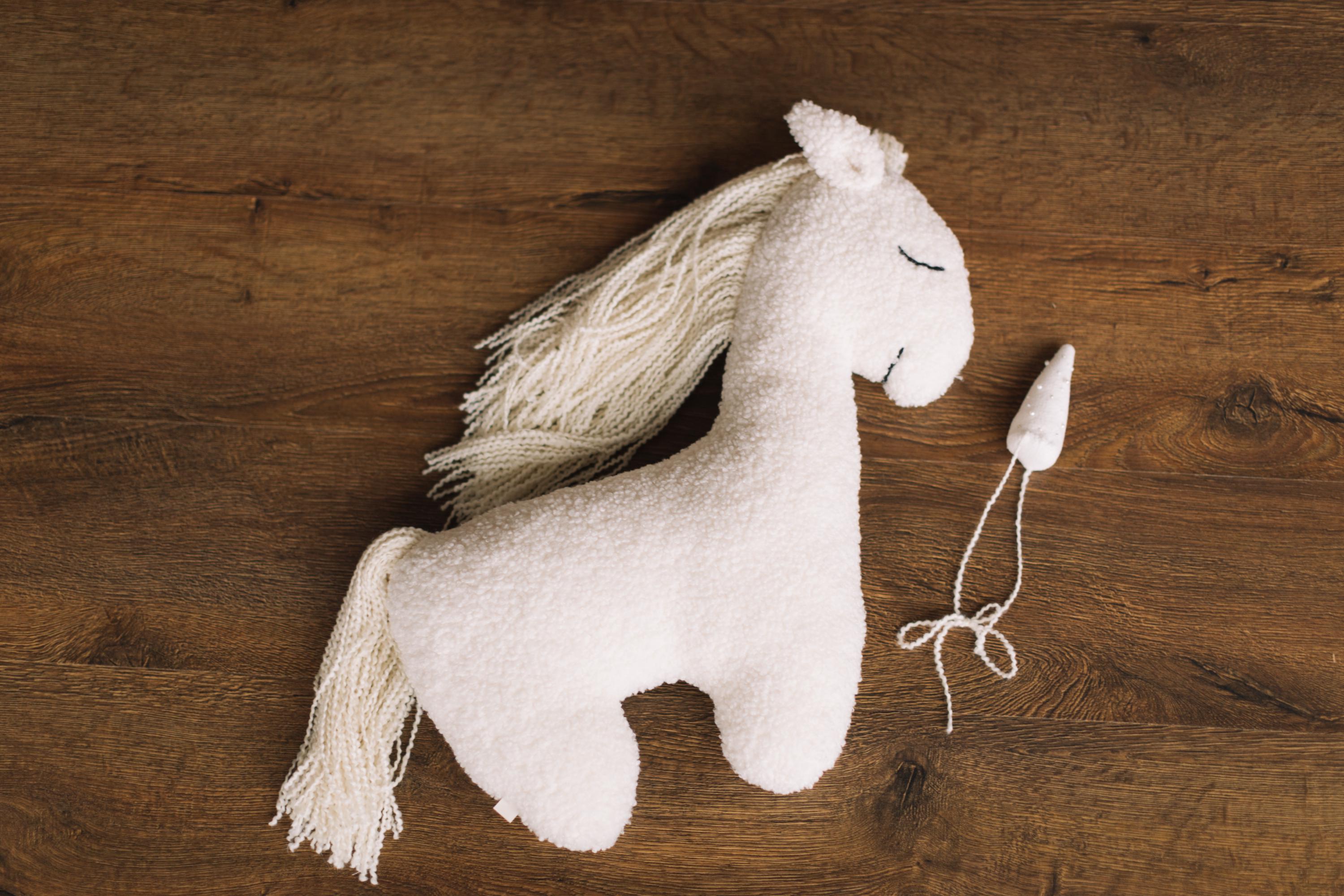 Newborn Unicorn Posing Toy, Newborn Animal Posing Pillow for Newborn Photography prop, Newborn Stuffed Animal Pillow, Newborn Unicorn Pillow