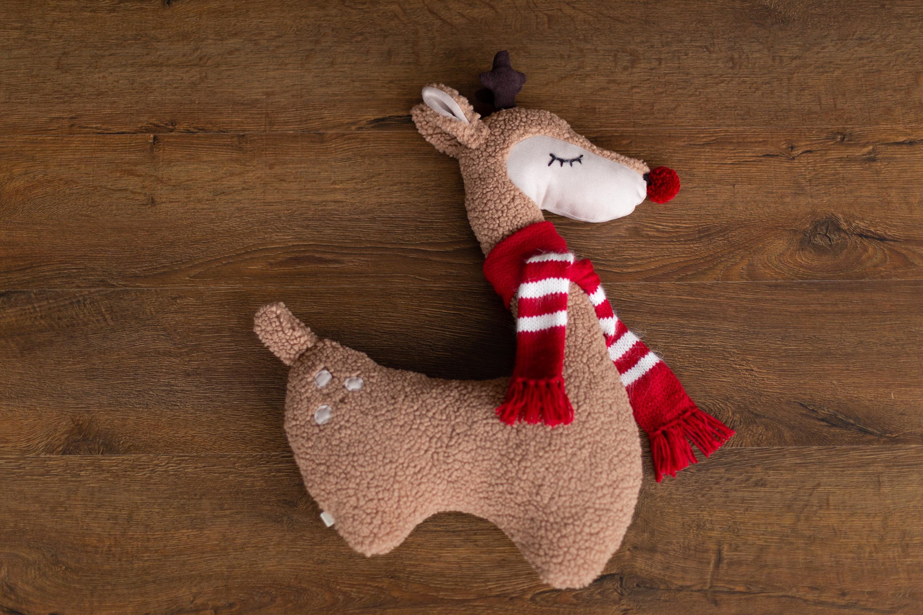 Newborn Animal Posing Pillow for Newborn Photography props, Newborn Deer Posing Pillow, Newborn Deer Poser Pillow, Newborn Stuffed Animal