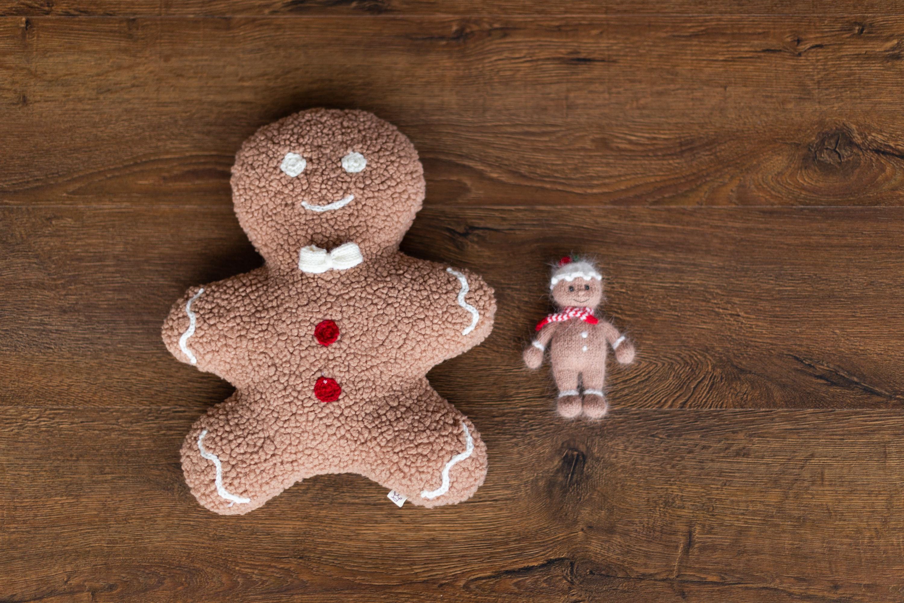 Christmas Gingerbread Pillow Decor, Plush Gingerbread Man Pillow for Christmas Newborn Photography props, Newborn Gingerbread Man Photo Prop