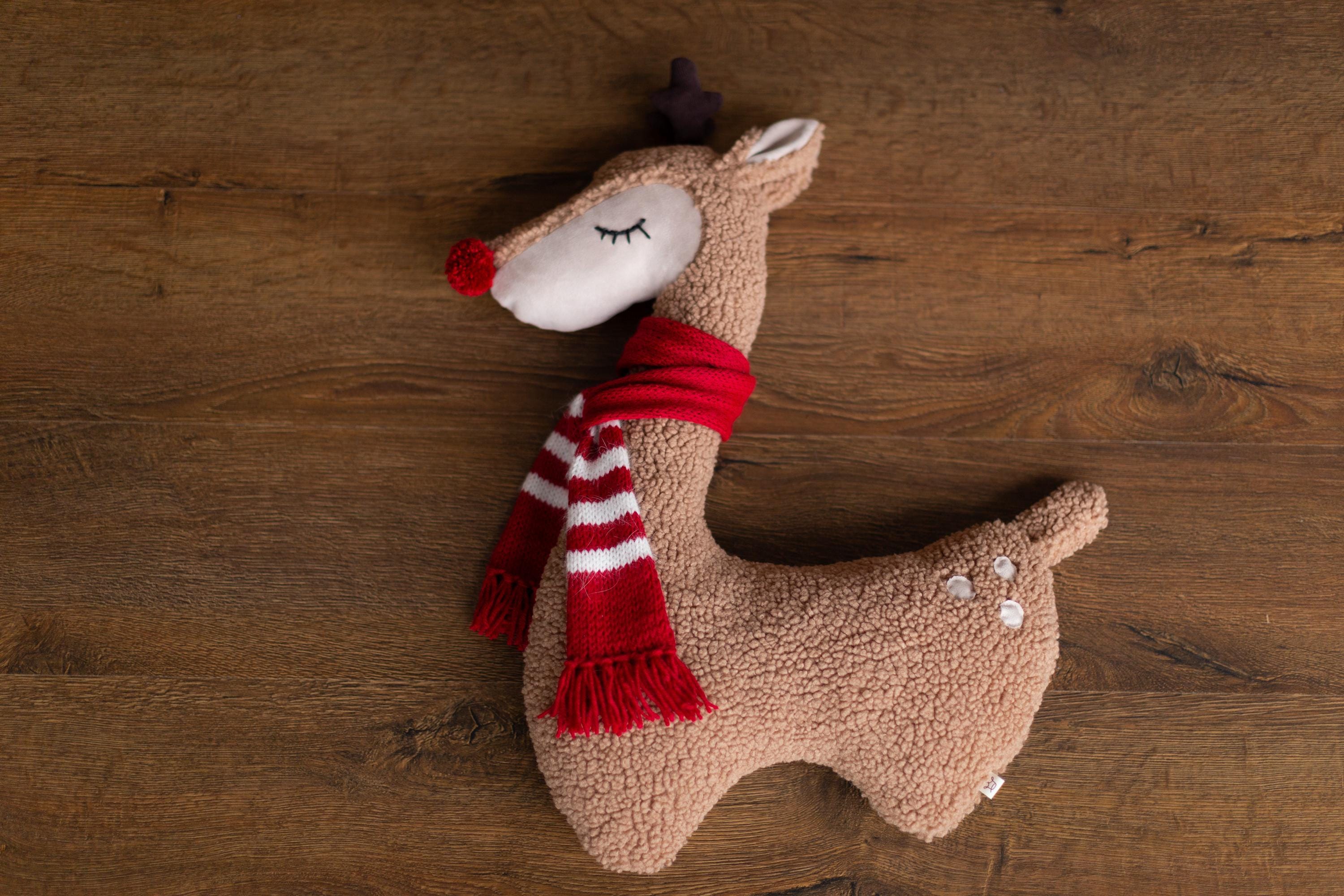 Newborn Animal Posing Pillow for Newborn Photography props, Newborn Deer Posing Pillow, Newborn Deer Poser Pillow, Newborn Stuffed Animal