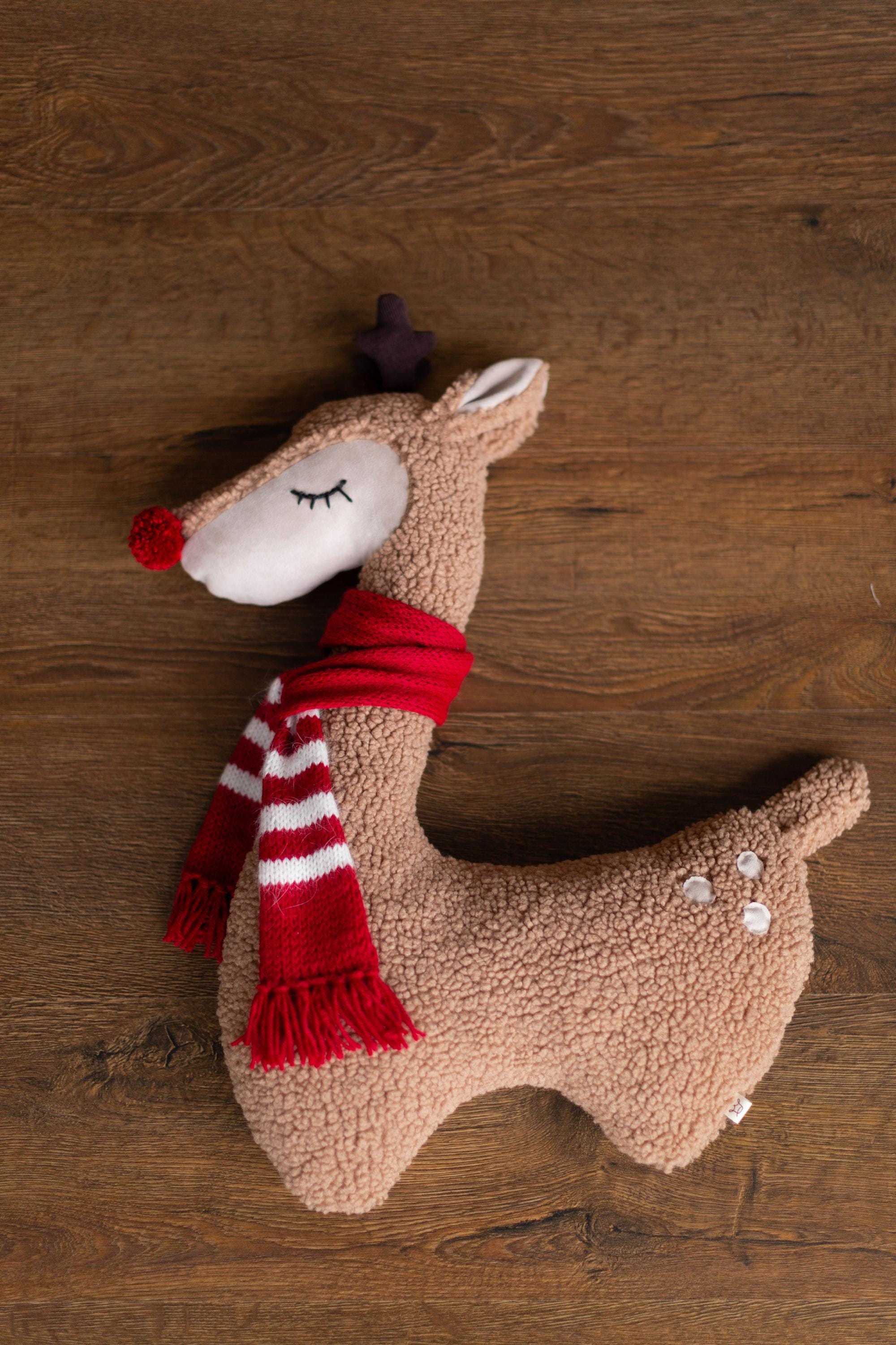 Newborn Animal Posing Pillow for Newborn Photography props, Newborn Deer Posing Pillow, Newborn Deer Poser Pillow, Newborn Stuffed Animal