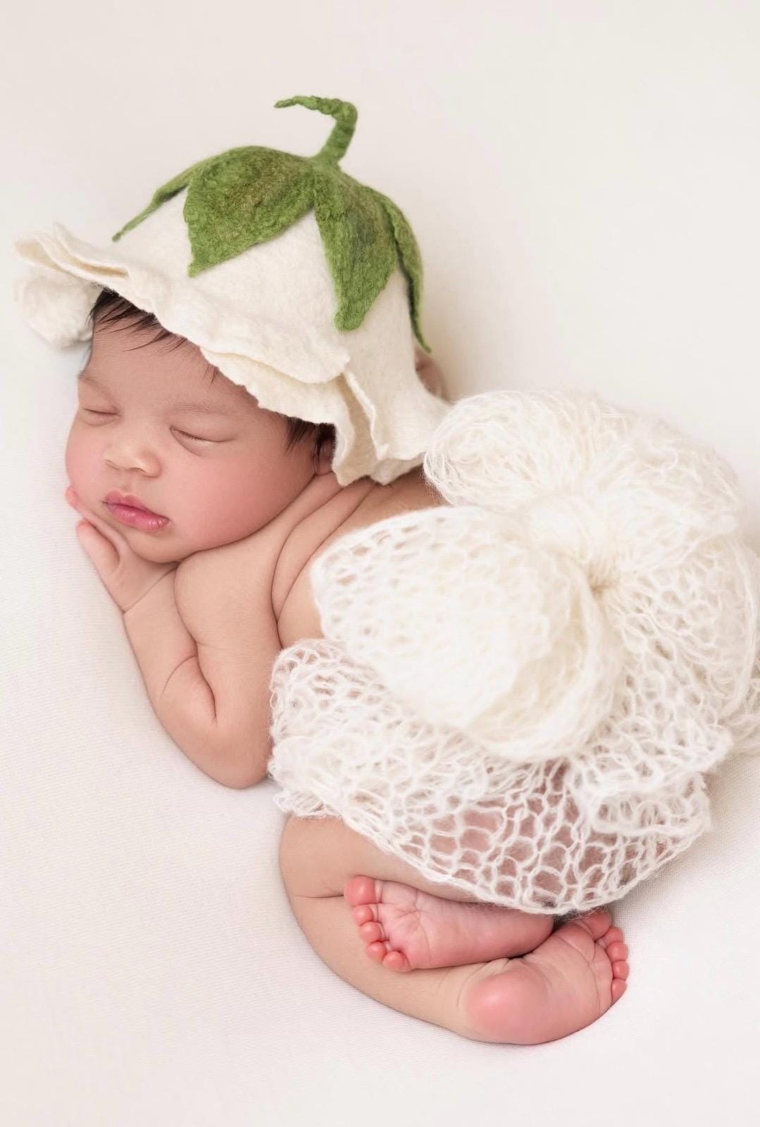 Baby Flower Felt Hat, Flower Newborn Merino Wool Felted Rug Set with Felted Hat for Girl, Newborn Photography props,Newborn Felted Props Set