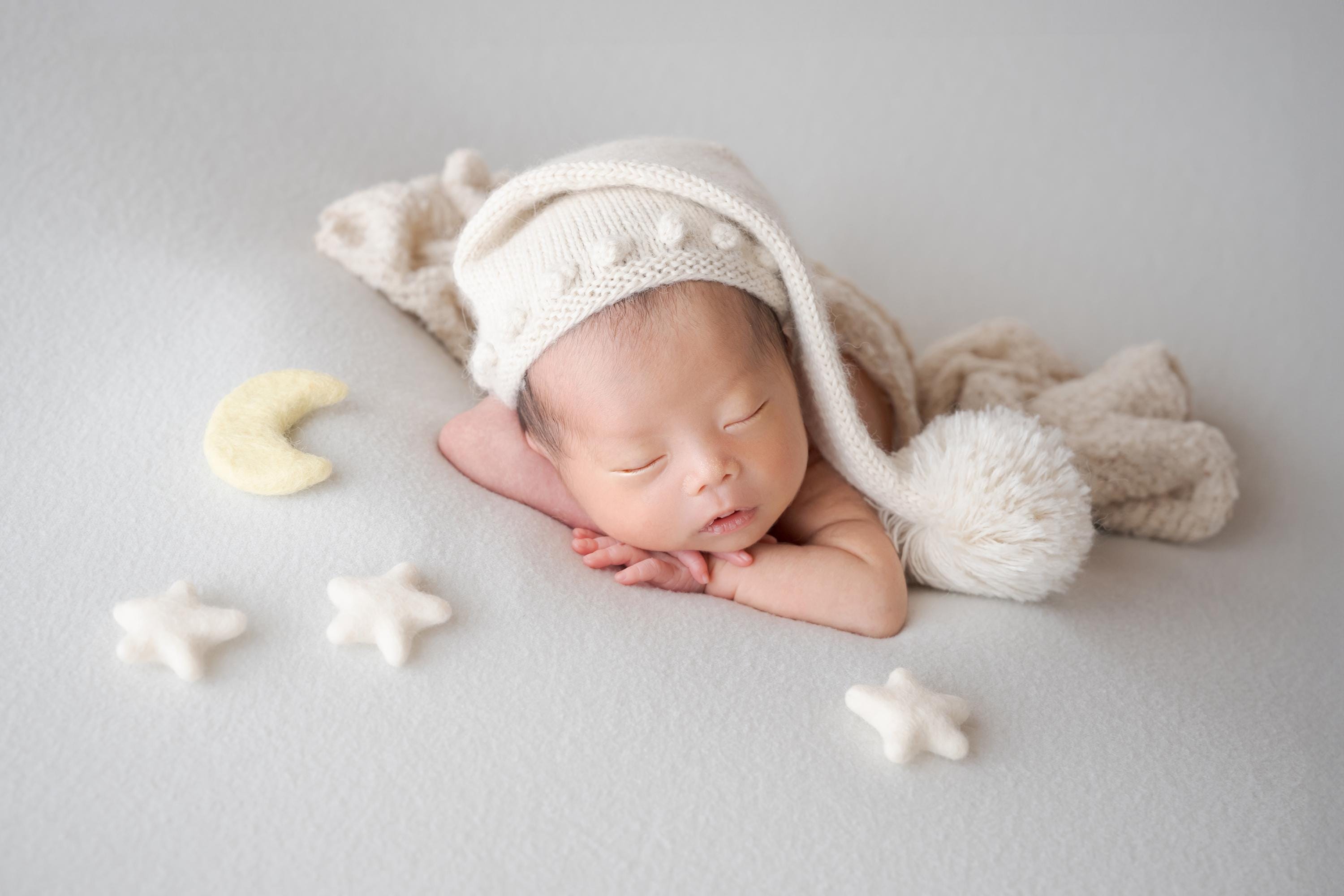 Newborn Knit Sleep Hat with Pants, Newborn Knitted Outfit, Newborn photography props, Coming Home Outfit Baby, Unisex Baby Knitted Outfit