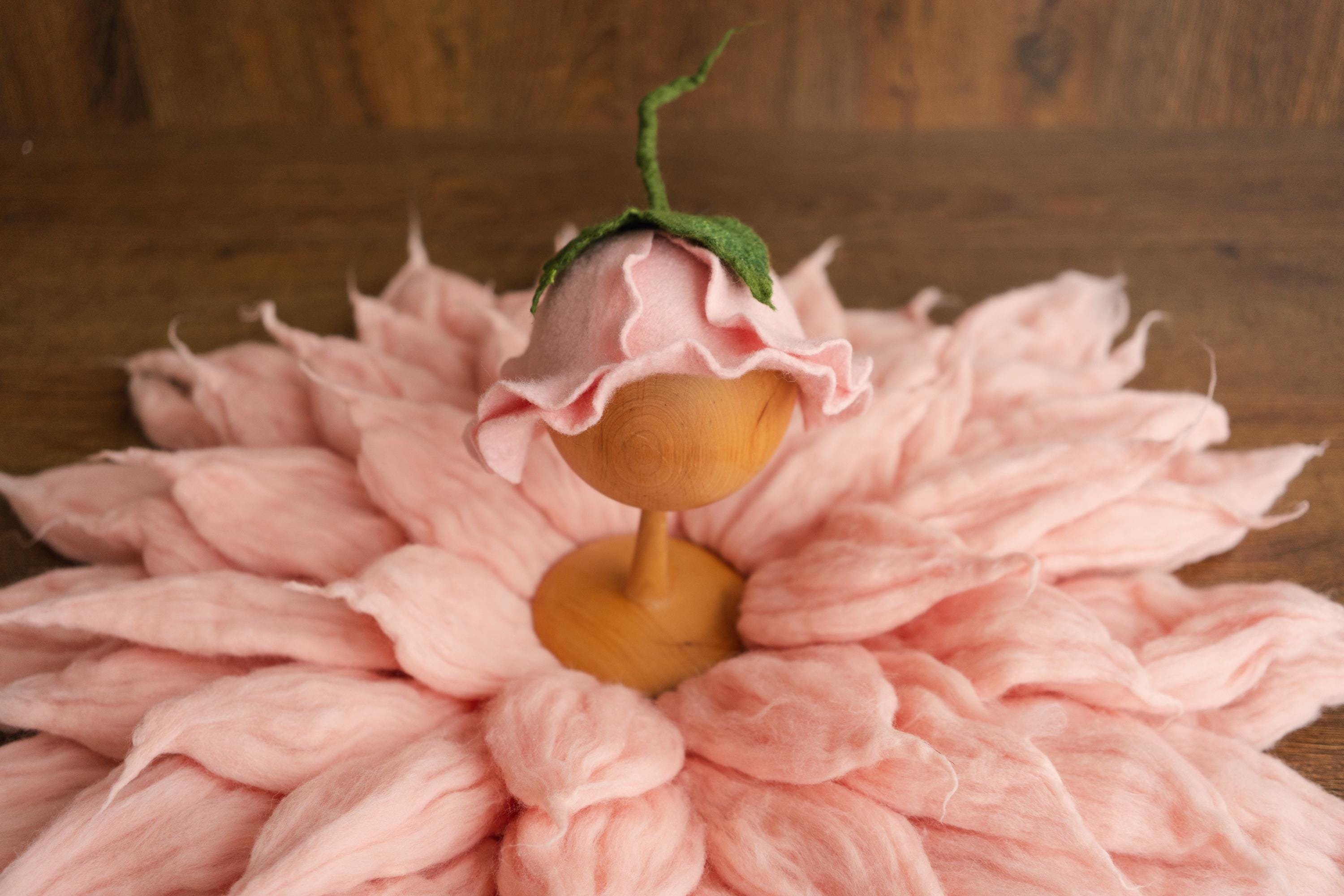 Baby Flower Felt Hat, Flower Newborn Merino Wool Felted Rug Set with Felted Hat for Girl, Newborn Photography props,Newborn Felted Props Set