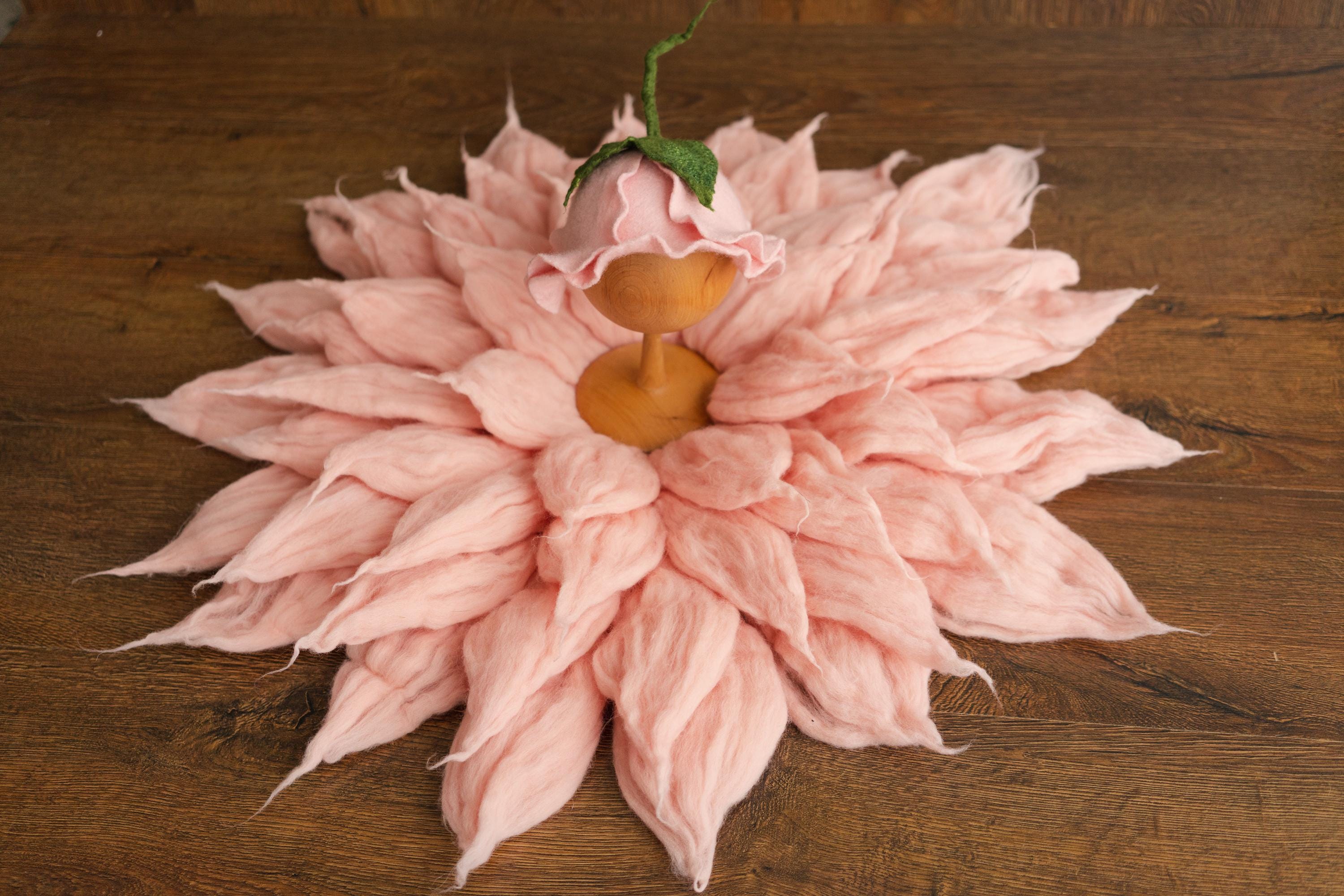 Baby Flower Felt Hat, Flower Newborn Merino Wool Felted Rug Set with Felted Hat for Girl, Newborn Photography props,Newborn Felted Props Set