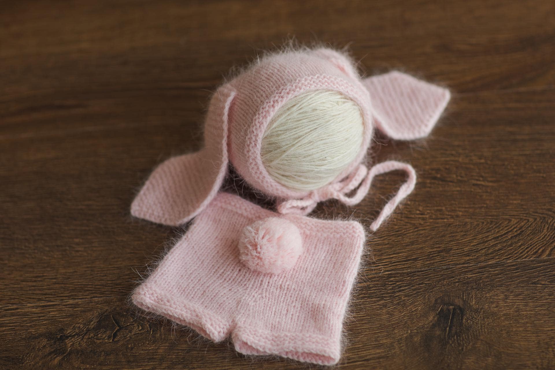 Angora Wool Knitted Baby Shorts with Bunny Tail – Newborn Rabbit Outfit Prop