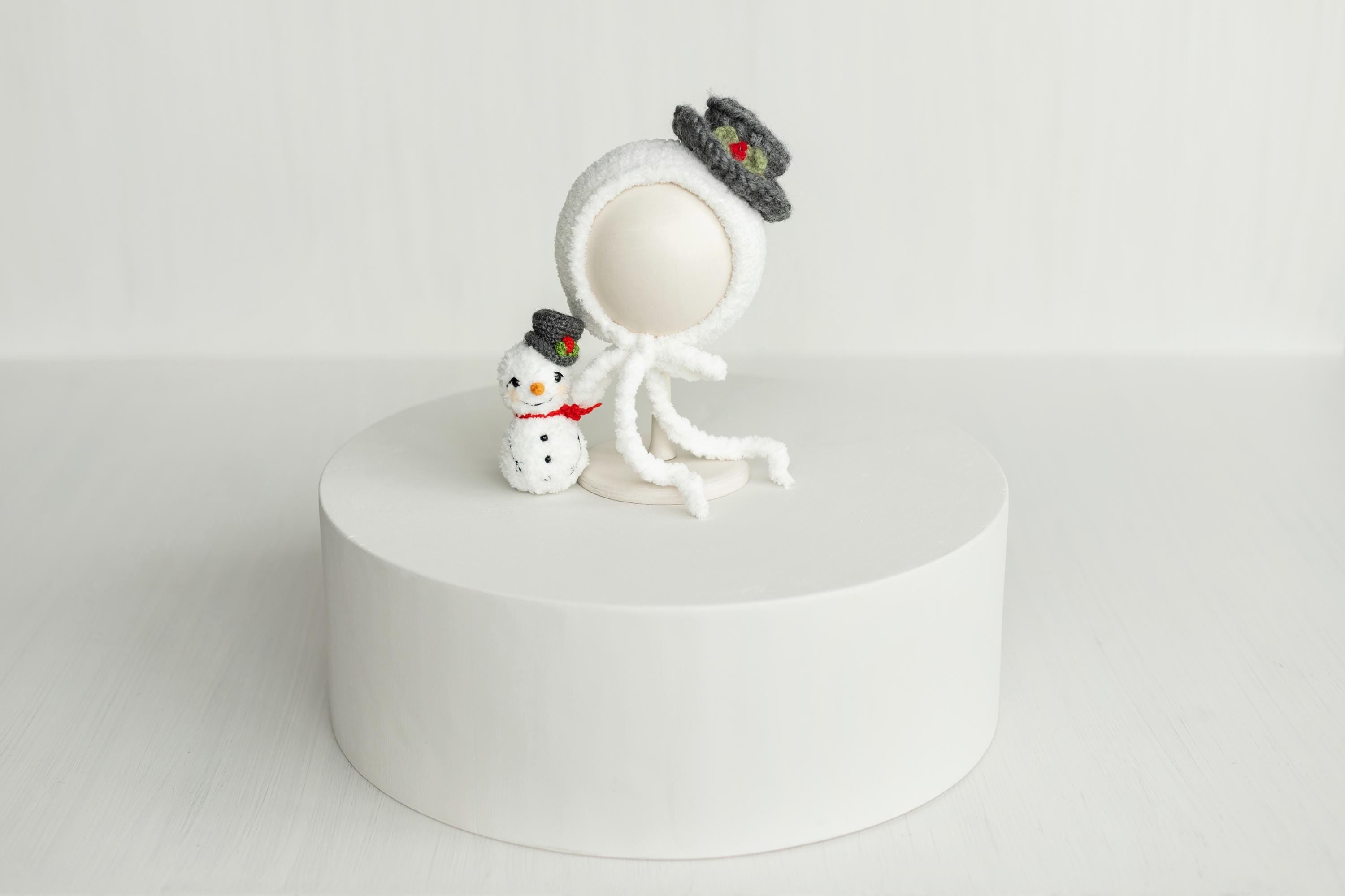 Knitted Baby Snowman Outfit with Snowman Toy – Christmas Newborn Photography Prop