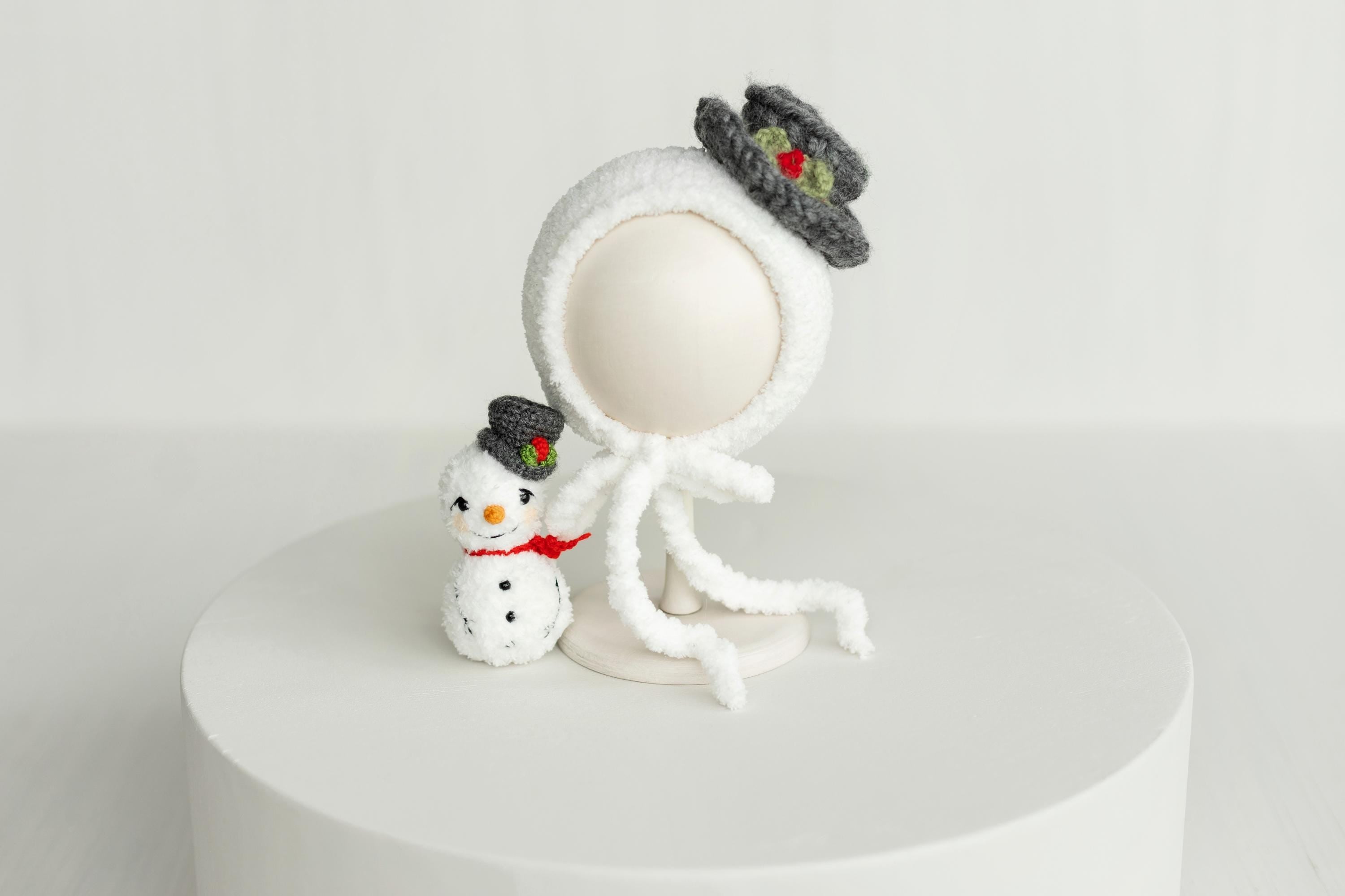 Knitted Baby Snowman Outfit with Snowman Toy – Christmas Newborn Photography Prop