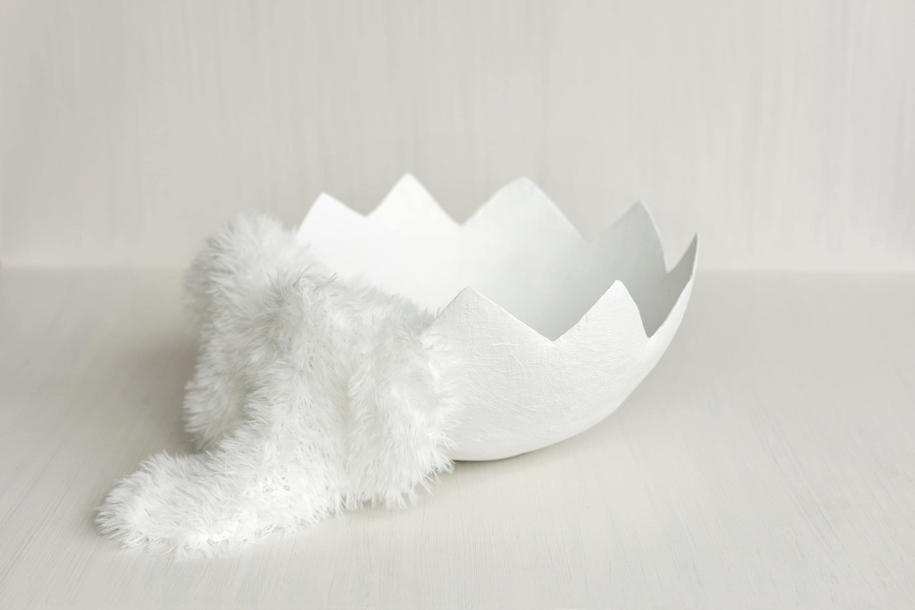 Baby Egg Costume for Sitter Photo Shoots: Easter Outfit with Hat and Egg Shell Photography Prop