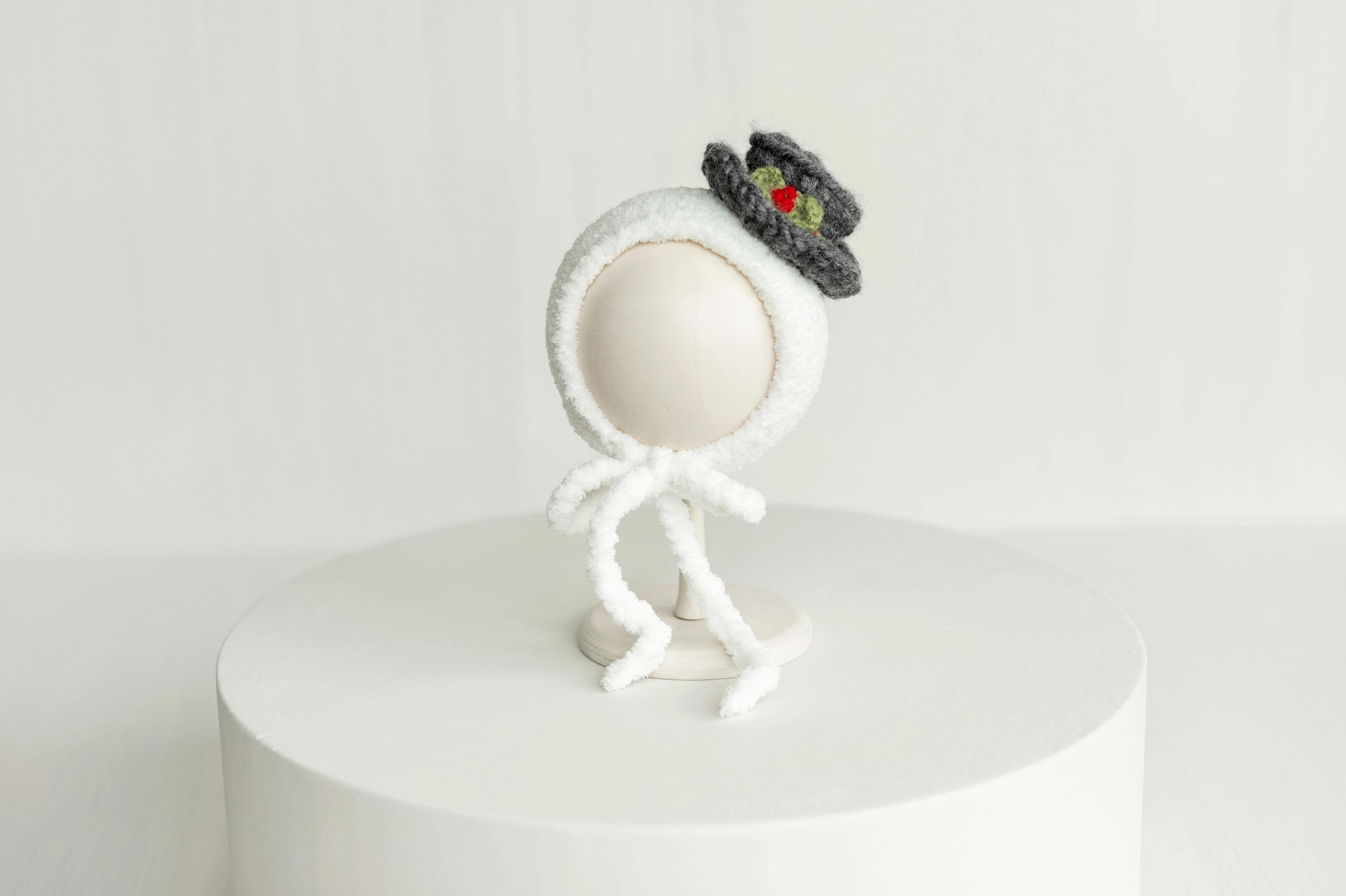 Knitted Baby Snowman Outfit with Snowman Toy – Christmas Newborn Photography Prop