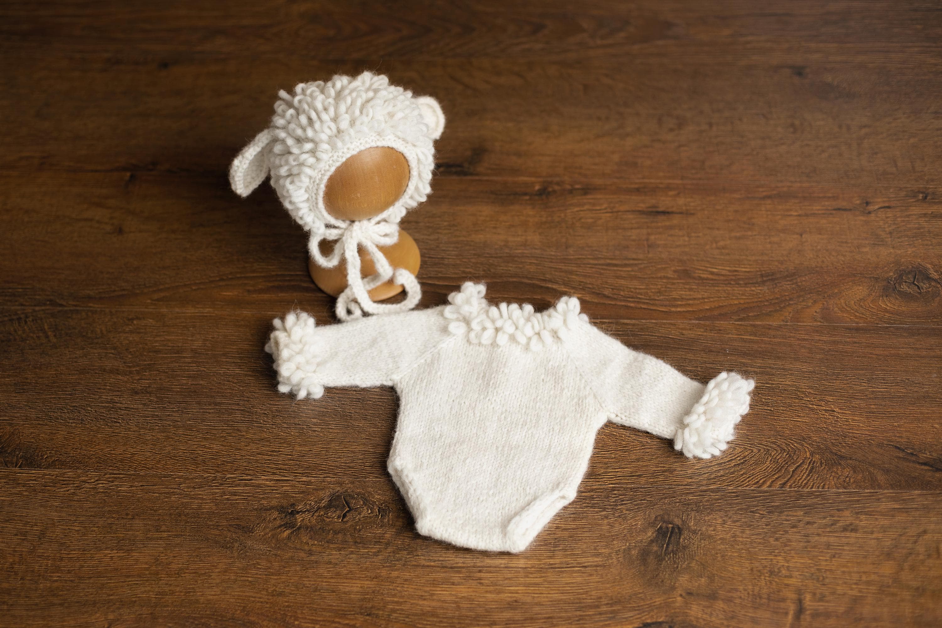 White Sheep Newborn Outfit, Newborn Knitted outfit, Newborn Photography prop,Newborn Felt Sheep Toy,First Birthday Outfit,Coming Home Outfit