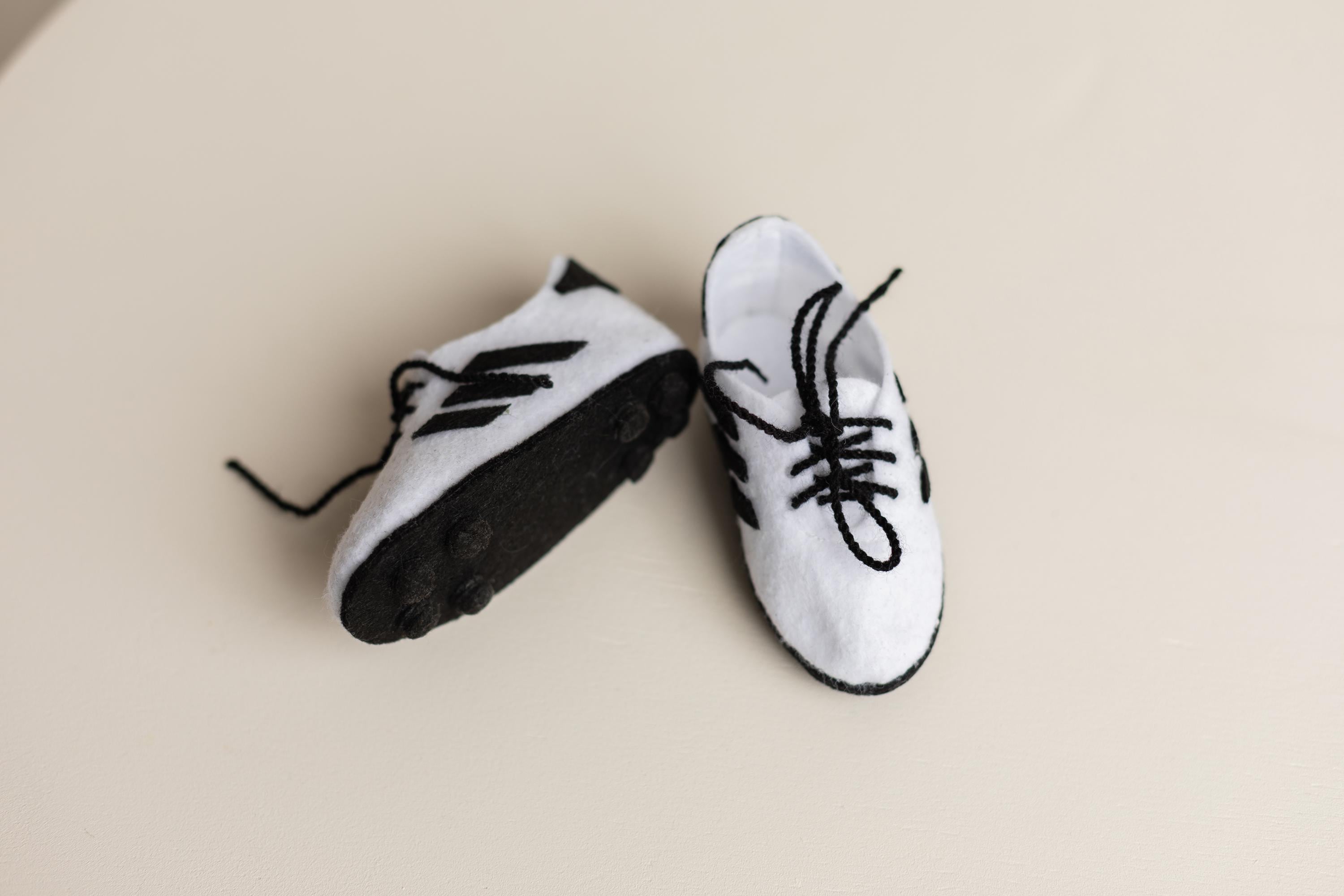 Newborn Soccer Photo Props Set, Baby Football Boots, Felted Wool Ball and Mini Soccer Goal, Sports Newborn Photography Props