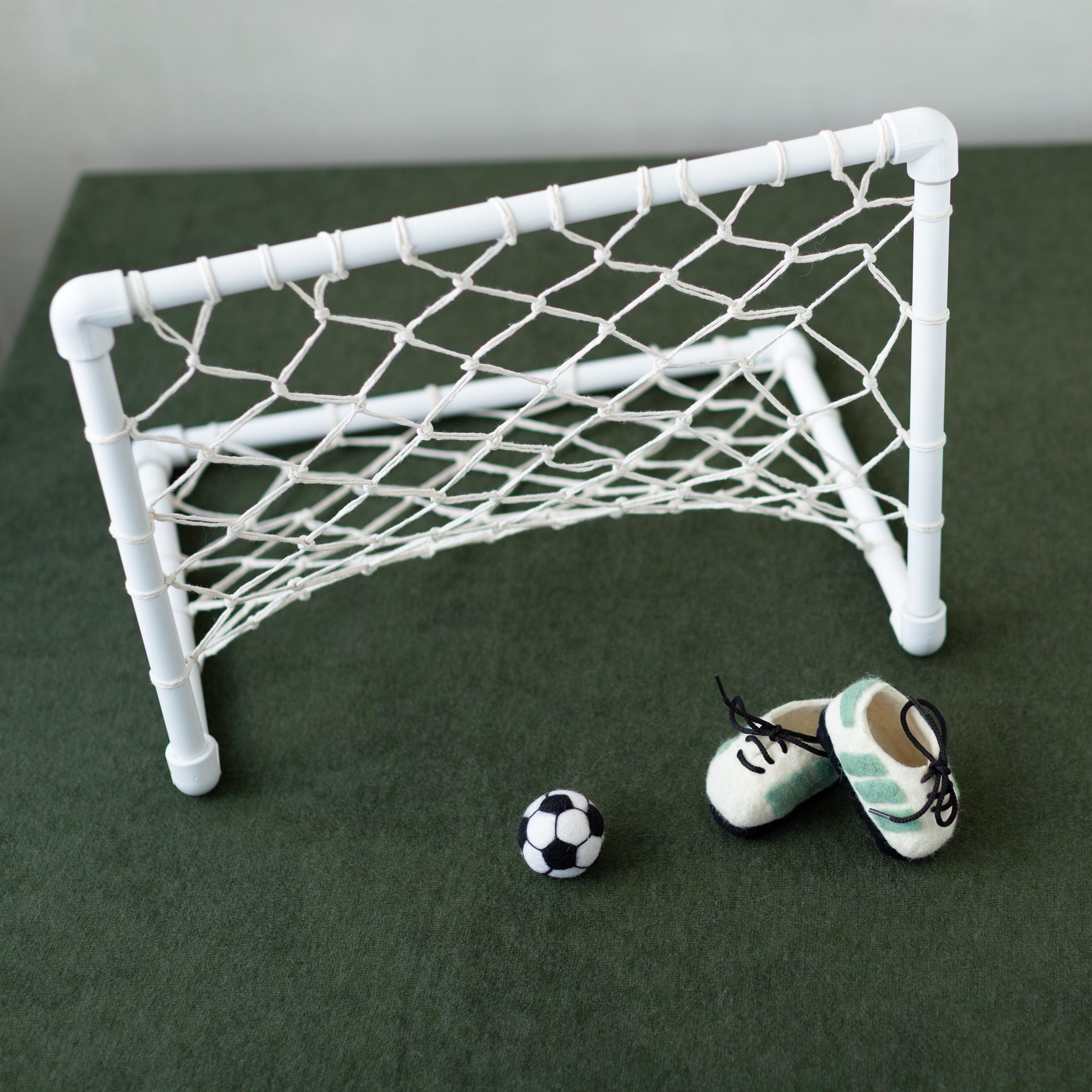 Newborn Soccer Photo Props Set, Baby Football Boots, Felted Wool Ball and Mini Soccer Goal, Sports Newborn Photography Props