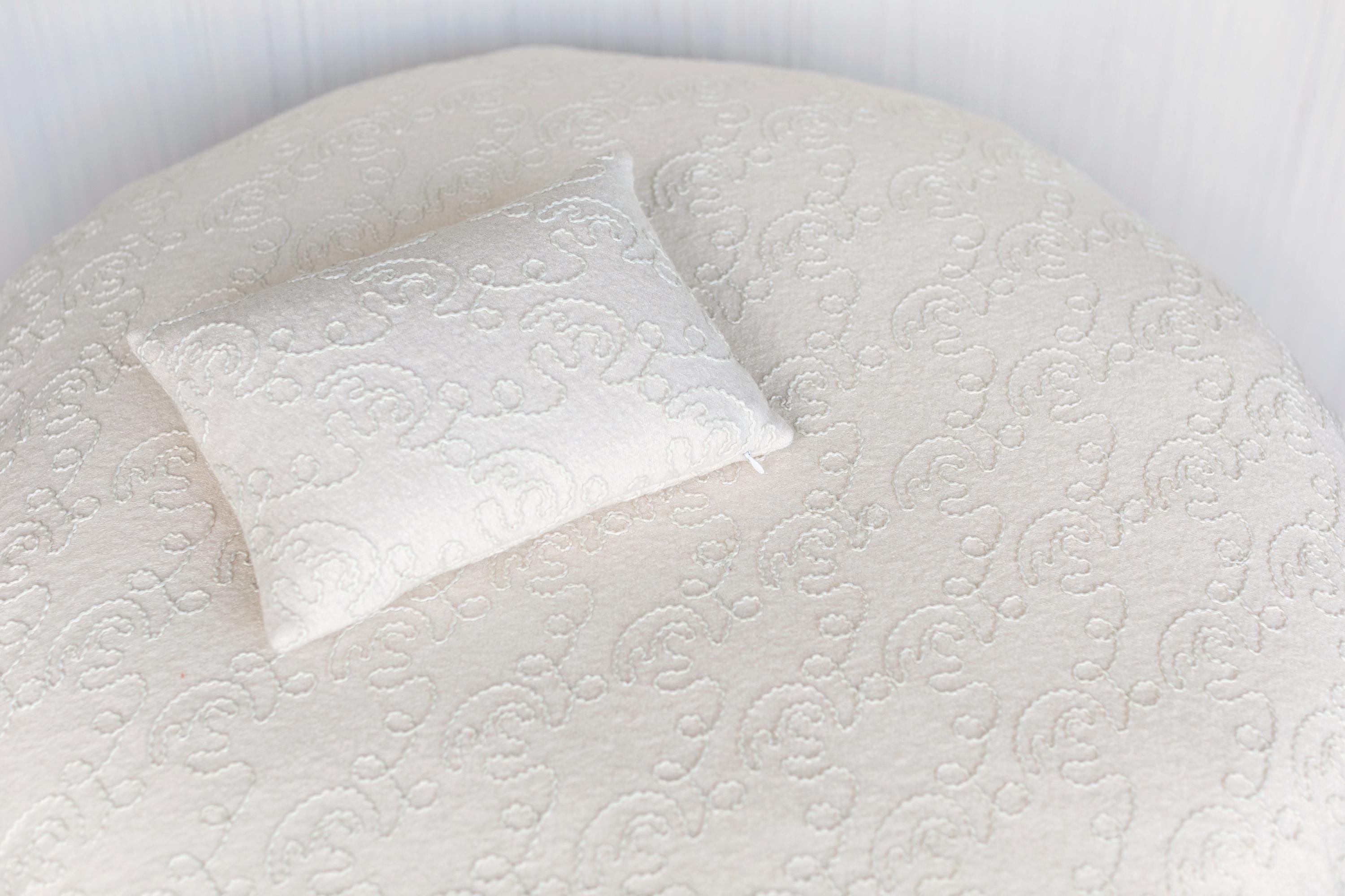 White Embossed Newborn Posing Pillow with Removable Pillowcase, Newborn Photography Prop, Textured Baby Photo Pillow Backdrop Cover Set