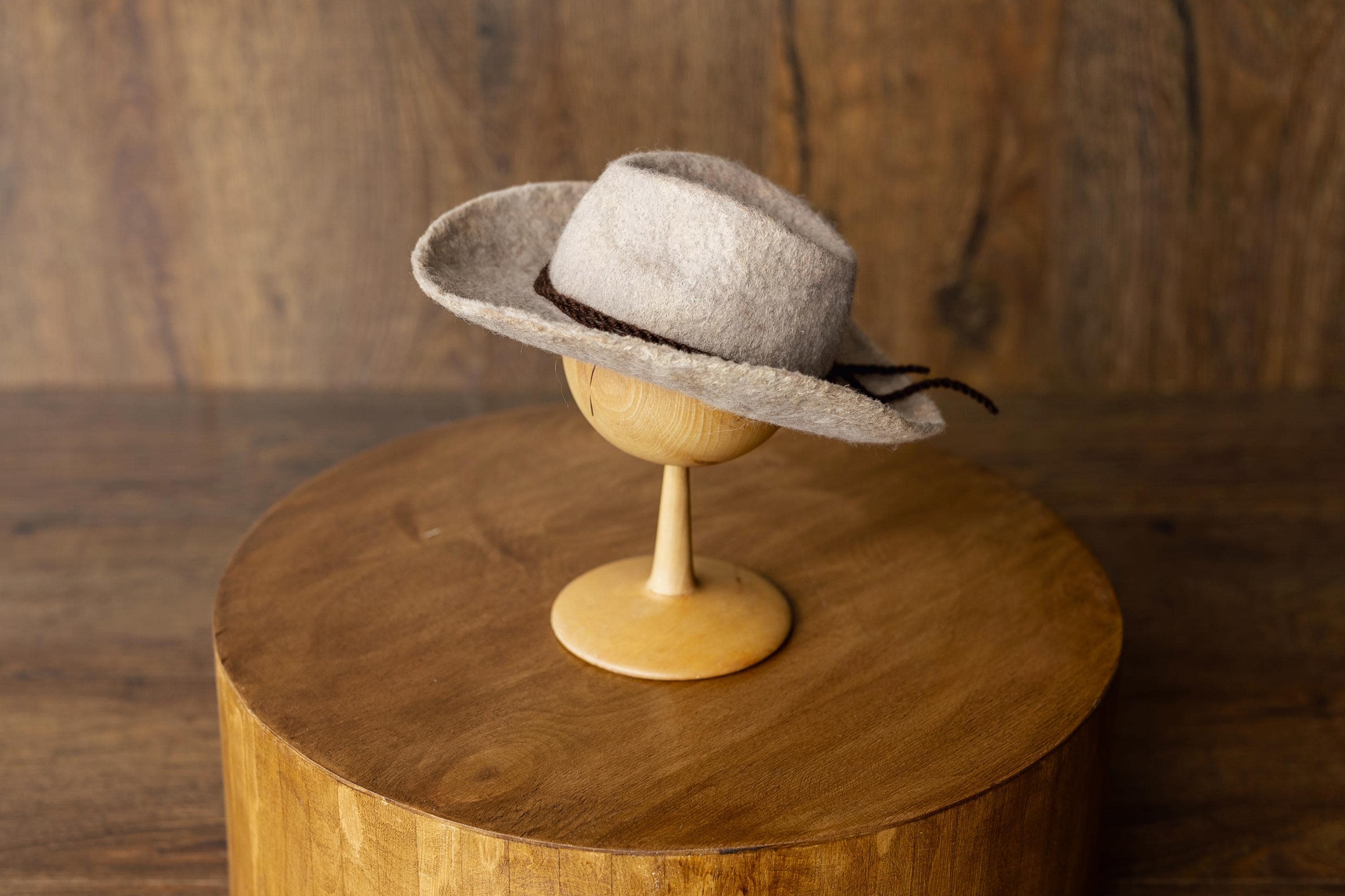 Western Newborn Cowboy Hat and Horse Toy Set, Felted Wool Newborn Photography Props, Baby Cowboy Photo Outfit