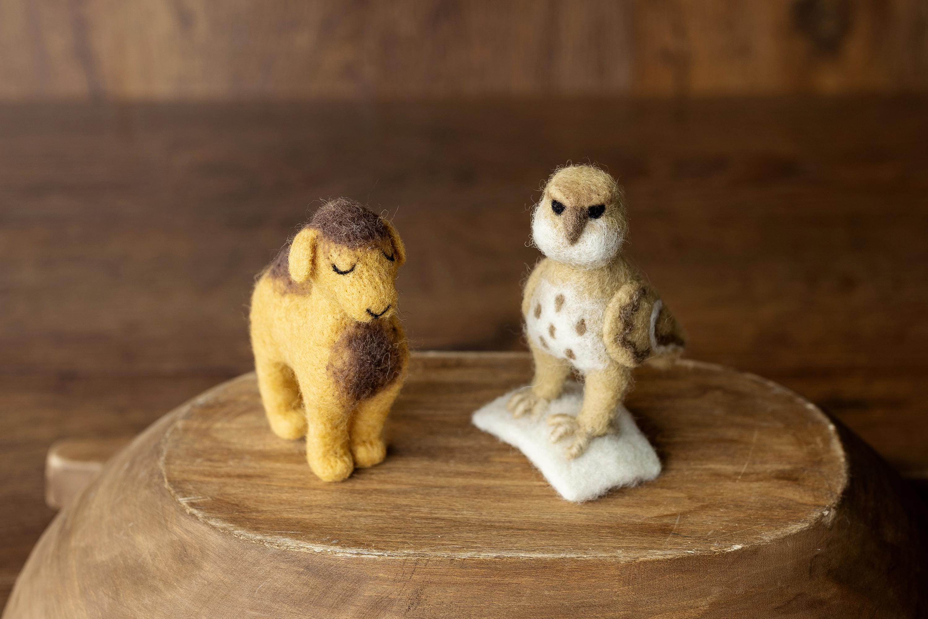 Felted Wool Arabic Tea Set for Newborn Photography Props, Handmade Camel and Falcon Toys, Middle Eastern Nursery Decor