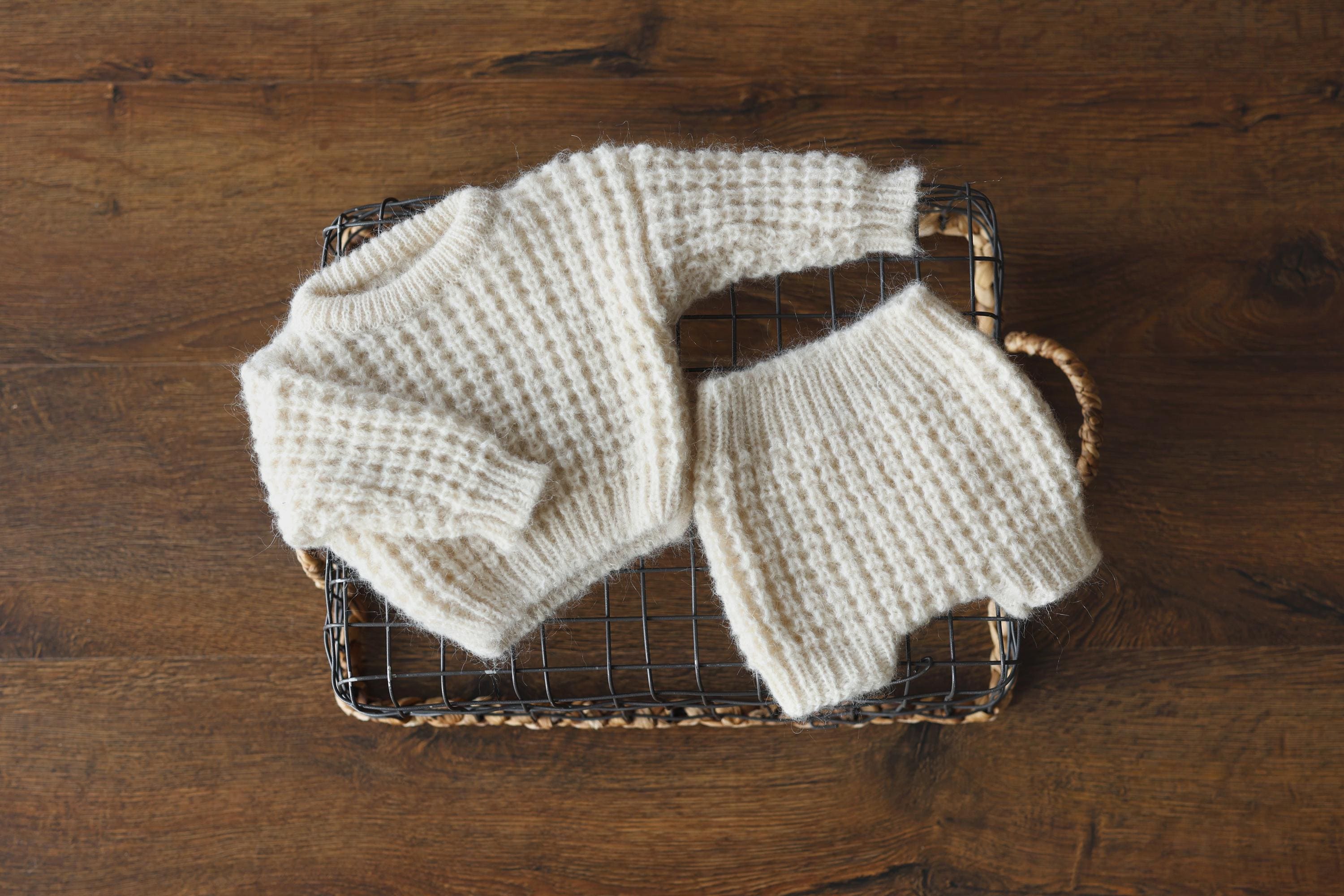 Soft Mohair Newborn Ruffle Knit Bloomers, Baby Knitted Shorts, Knit Diaper Cover, Newborn Photography Outfit, Unisex Baby Bloomers