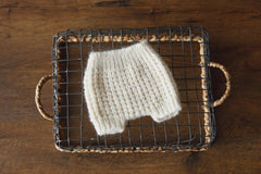 Soft Mohair Newborn Ruffle-Knit Shorts, Gender-Neutral Baby Bloomers for Photography, Special Occasion Outfit Accessory