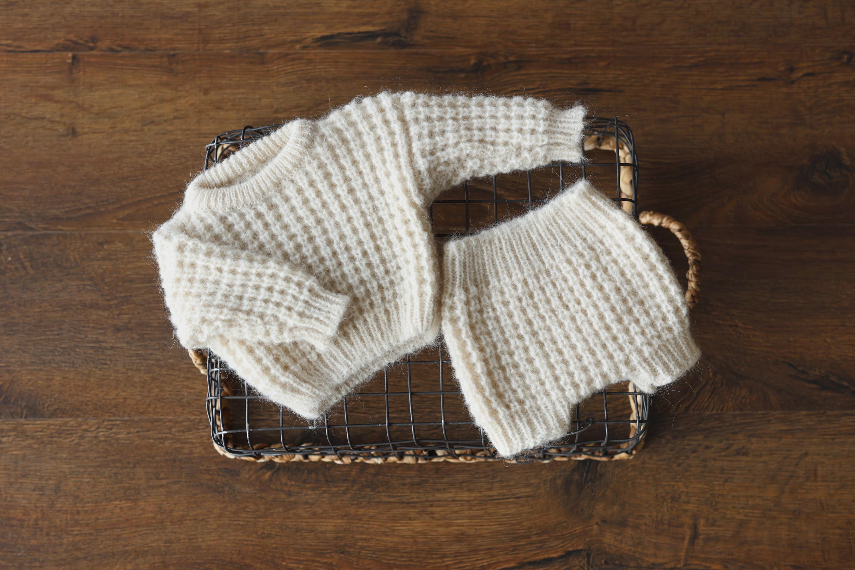 Soft Mohair Newborn Sweater and Knit Outfit Set, Unisex Baby Sweater with Bloomers and Bonnet, Newborn Photography Outfit