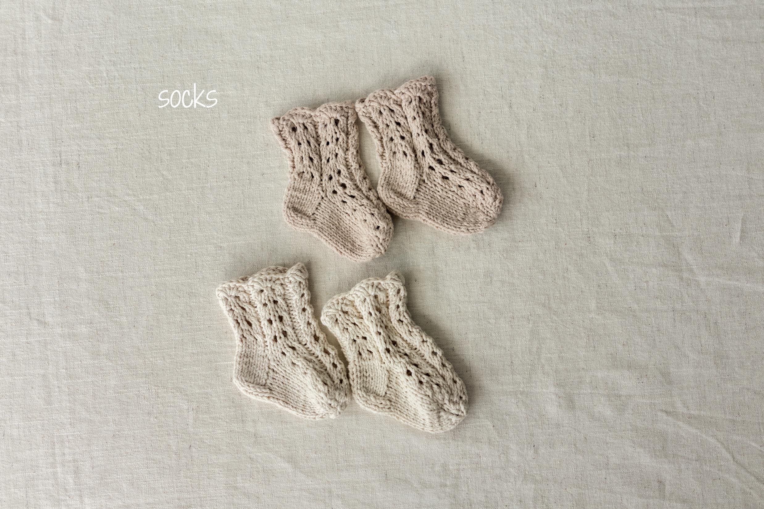 Organic Cotton Newborn Knit Outfit, Baby Knitted Romper with Bonnet and Socks, Unisex Newborn Photography Outfit, Baby Shower Gift