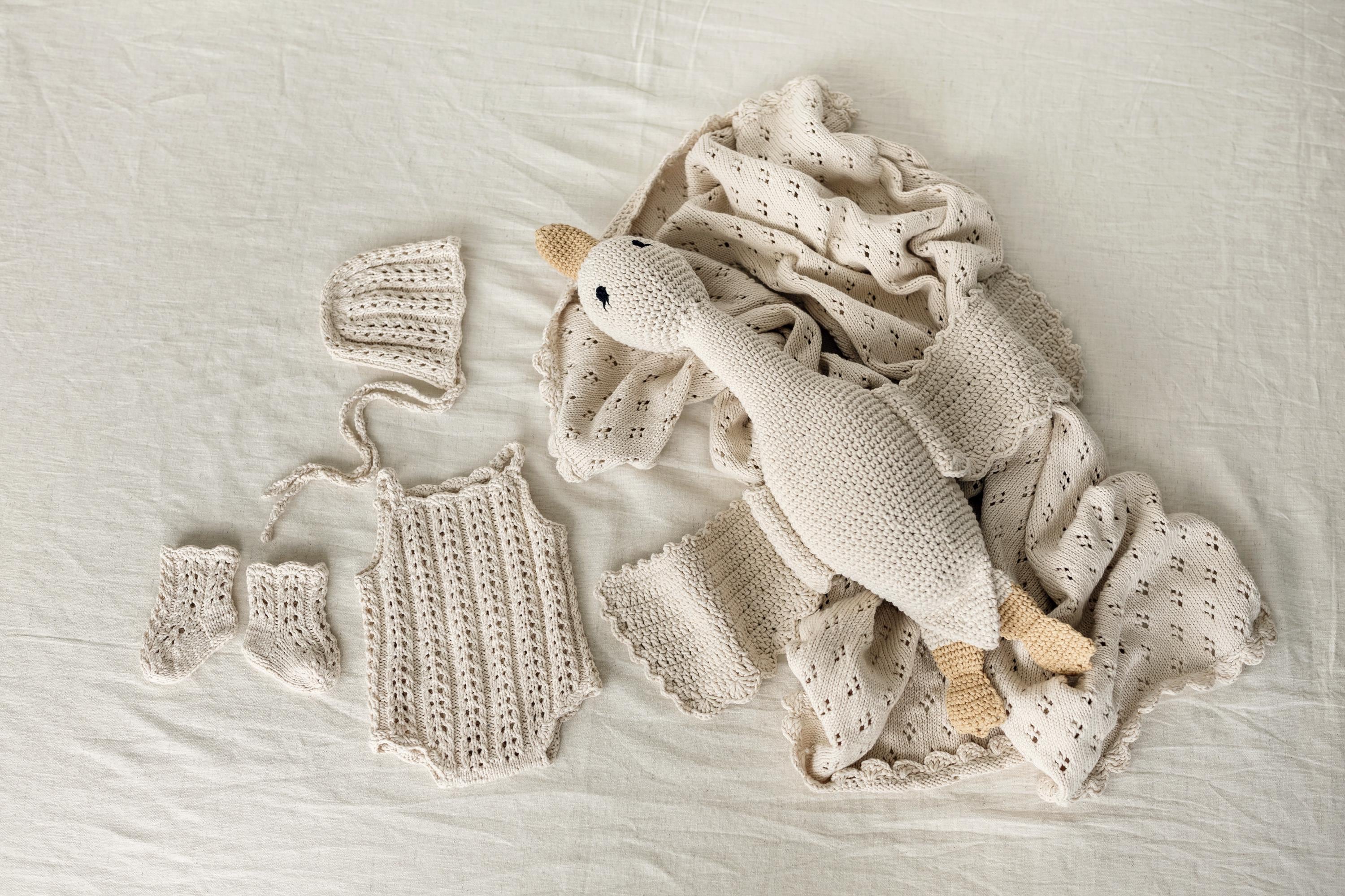 Organic Cotton Newborn Knit Outfit, Baby Knitted Romper with Bonnet and Socks, Unisex Newborn Photography Outfit, Baby Shower Gift