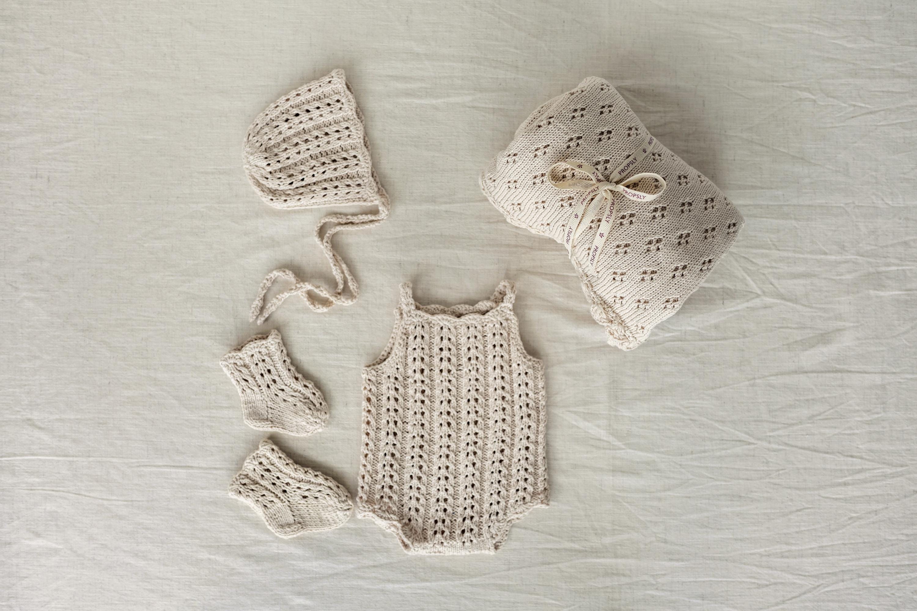 Organic Cotton Newborn Knit Outfit, Baby Knitted Romper with Bonnet and Socks, Unisex Newborn Photography Outfit, Baby Shower Gift