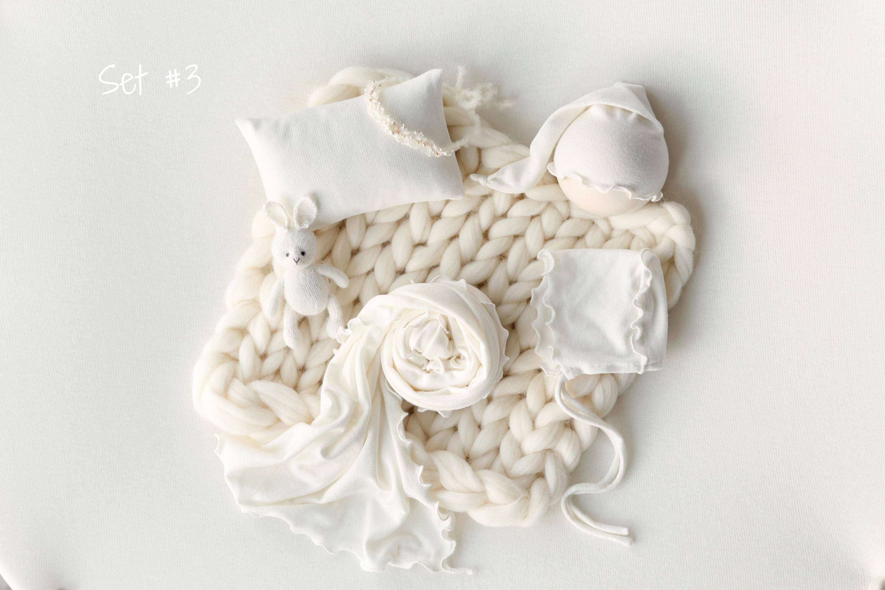 White Newborn Photography Props Set, Light Ribbed Posing Fabric Backdrop with Merino Wool Blanket and Matching Newborn Props for photography