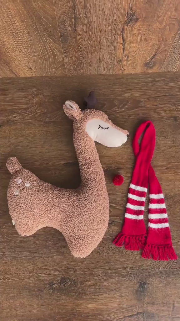 Newborn Animal Posing Pillow for Newborn Photography props, Newborn Deer Posing Pillow, Newborn Deer Poser Pillow, Newborn Stuffed Animal