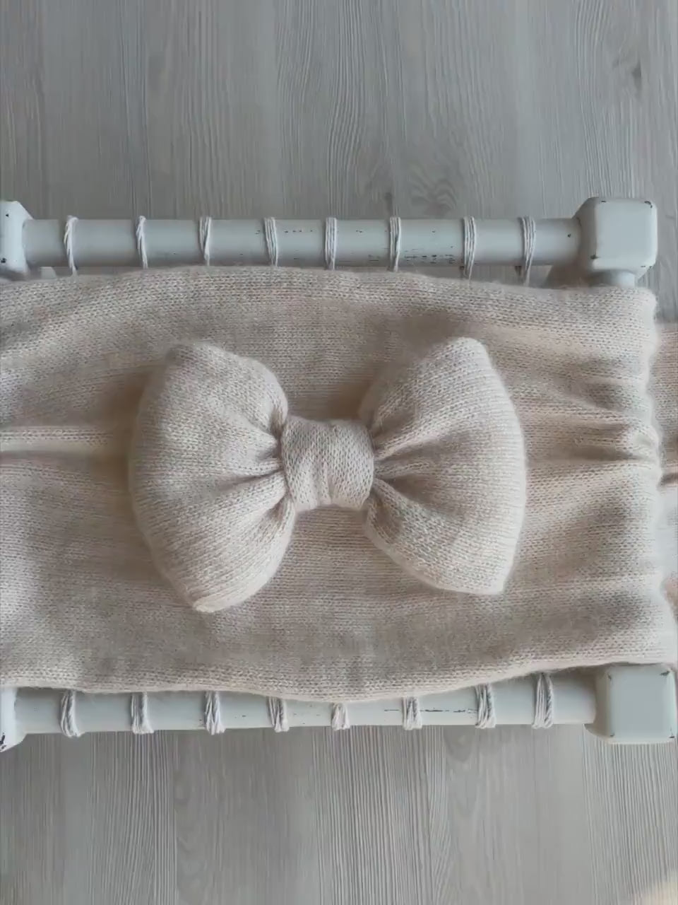 Knitted Bow Brooch for Newborn Wraps, Newborn Knitted Bow Pin, Newborn Bow Wrap, Newborn Photography Props, Newborn Photography Wrap Bow