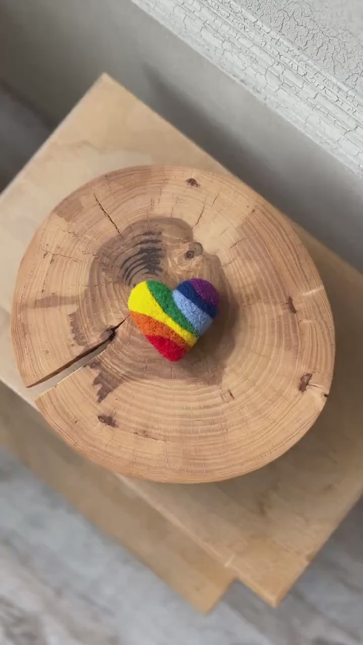 Newborn Rainbow Felted Heart Set, Newborn photography props, Newborn Rainbow photo props,Newborn felted prop,Baby Rainbow Felted Wool Hearts