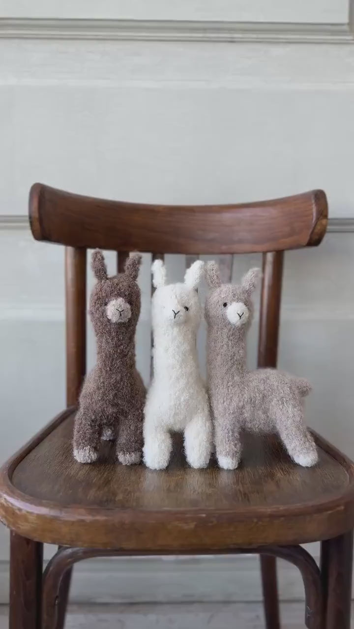 Boucle Knit Alpaca Toy: Soft Handmade Plush for Newborn Photography and Baby Gifts, Newborn Alpaca Toy Baby Shower Gift, Llama Toy for Kids