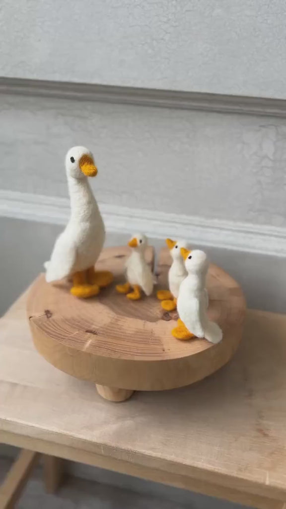 Small Goose Wool Toy, Needle Felted Goose Sculpture, Newborn Photography Props, Newborn Felted Photo Props, Felted Wool Goose Figurine Decor