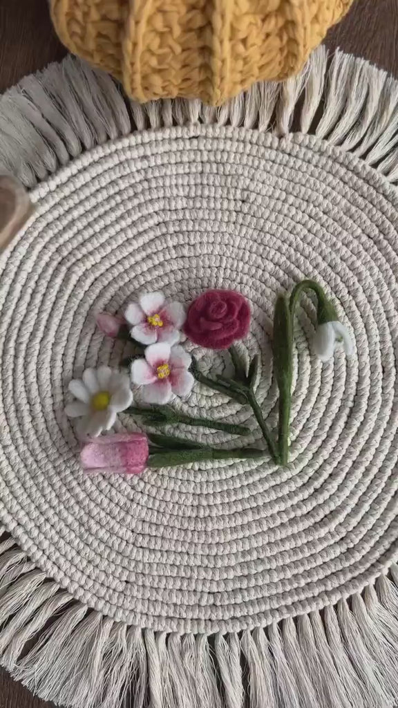 Newborn Felted Flowers Photo Toy, Needle Felted Mini Flowers, Newborn Felted Props for Girl, Newborn Photography Props, Felt Flower Decor