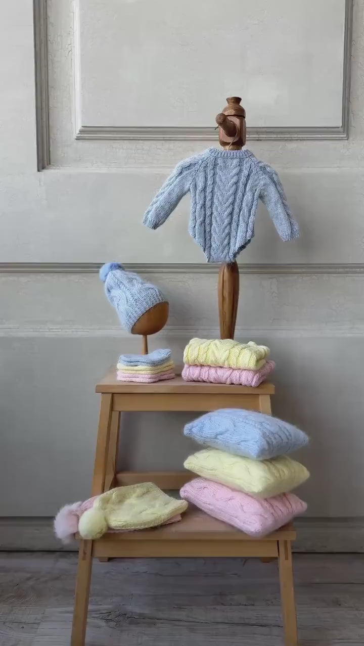 Newborn Cable Knitted Outfit, Newborn Coming Home Outfit,Newborn Cable Knit Hat,Newborn Knitted Outfit,Newborn Photography Props,Pom Pom Hat