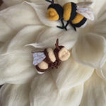 Newborn Felted Bee Photo Toy, Needle Felted Mini Bee Toy, Newborn Felted Props for Photography, Newborn Photography Props, Felt Bee Decor